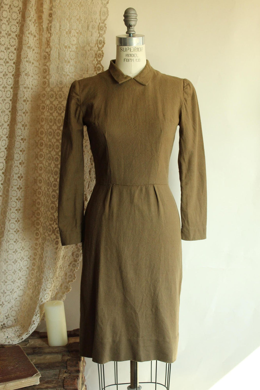 Vintage 1950s Khaki Green Barkcloth Wiggle Dress with Pointed Collar
