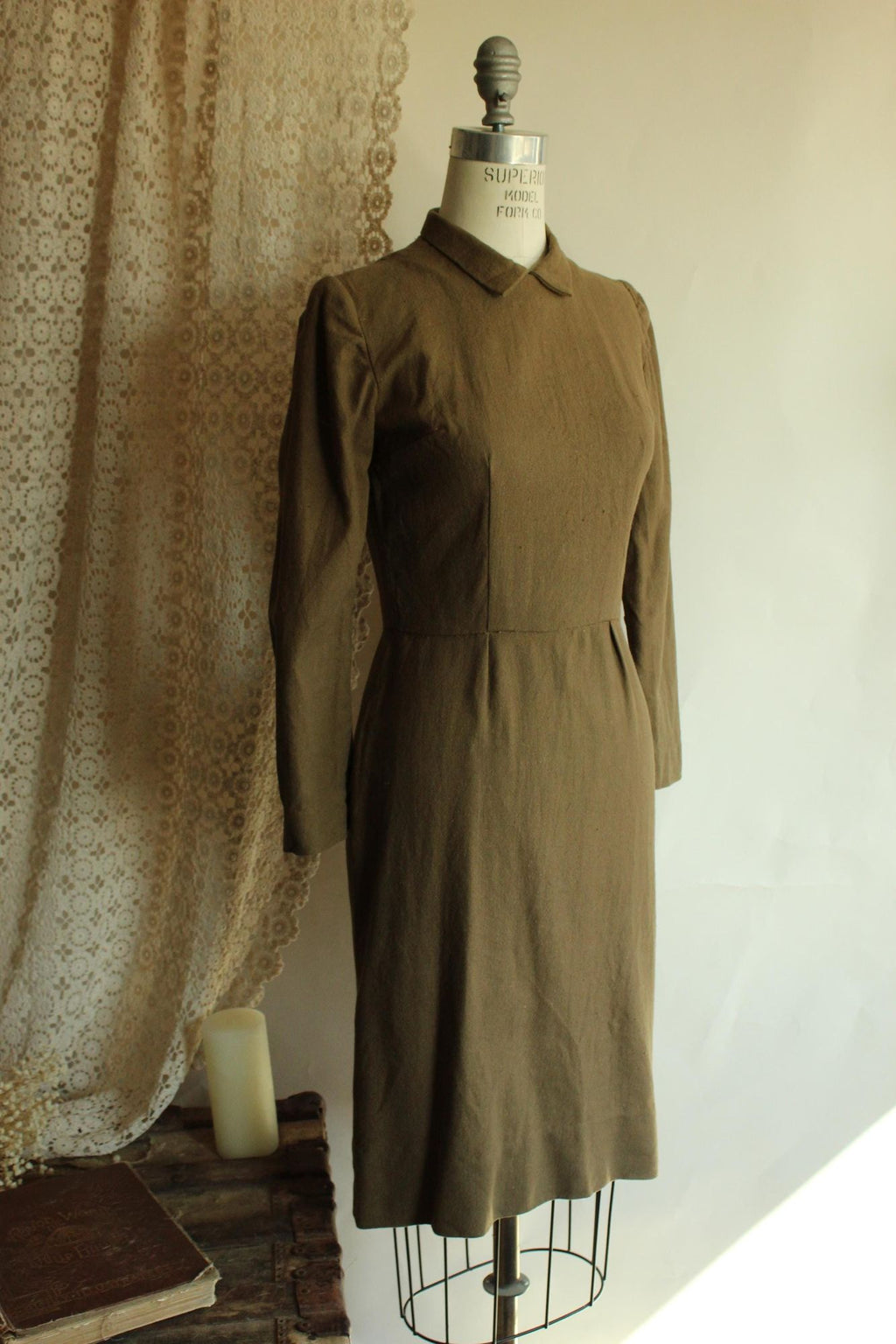 Vintage 1950s Khaki Green Barkcloth Wiggle Dress with Pointed Collar