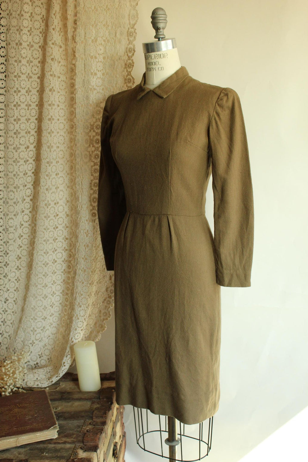Vintage 1950s Khaki Green Barkcloth Wiggle Dress with Pointed Collar