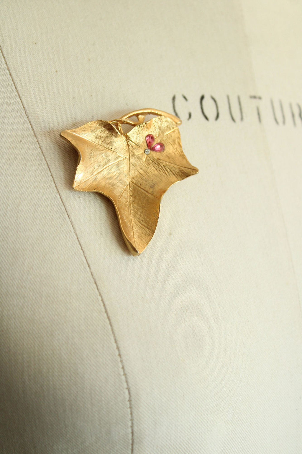 Vintage 1960s Gold Tone Leaf Brooch with Pink Rhinestones