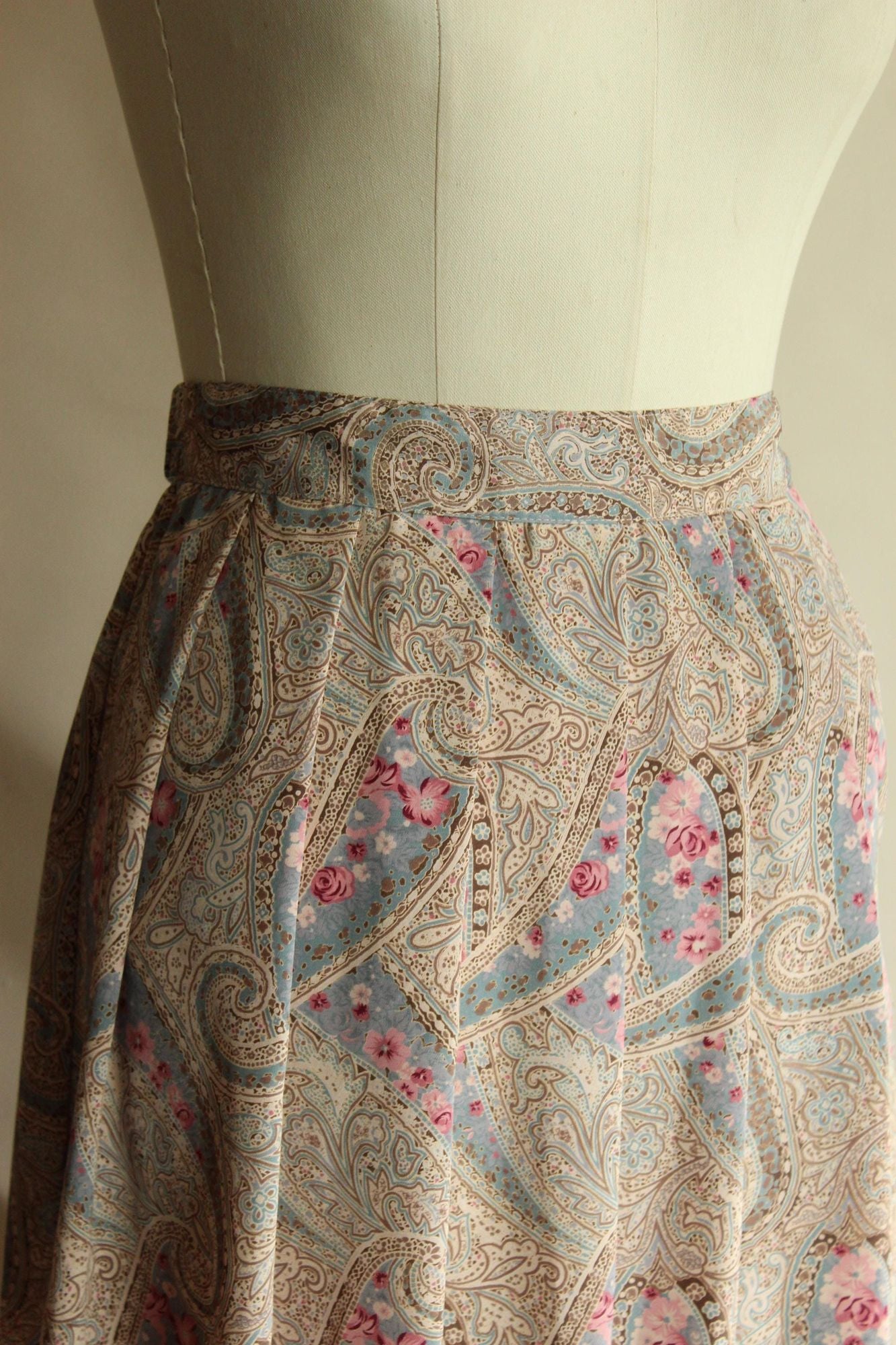 Vintage 1990s Koret Blue And Pink Paisley Floral Print Skirt