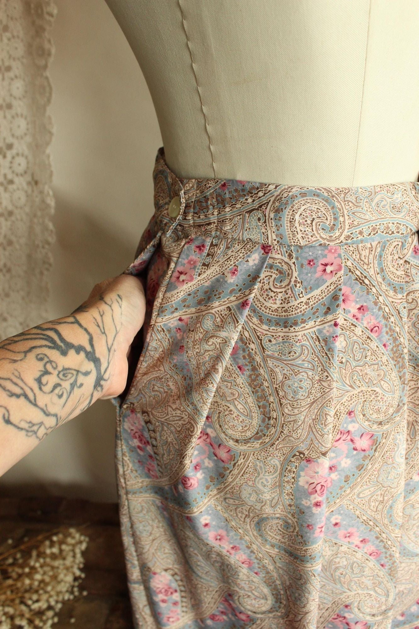 Vintage 1990s Koret Blue And Pink Paisley Floral Print Skirt