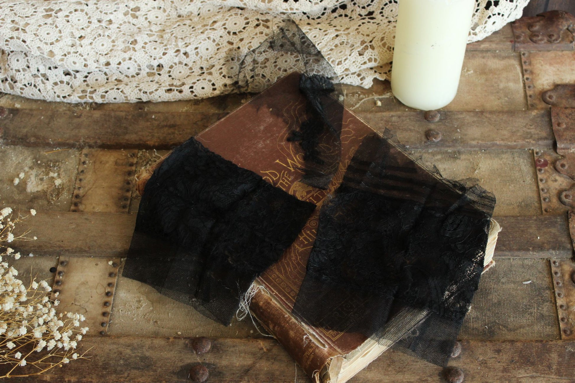 Antique Early 1900s Cuffs in Black Lace