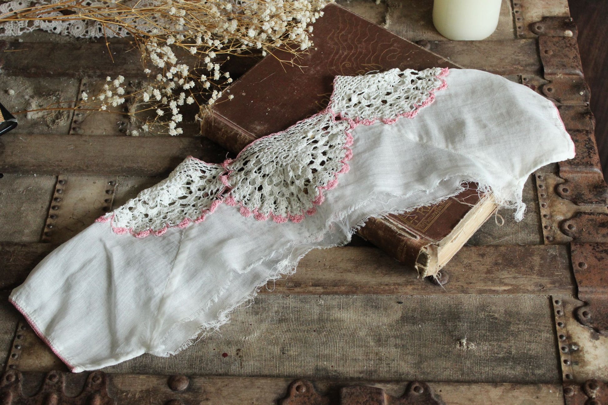 Vintage Edwardian White Crochet Lace Applique With Pink Trim