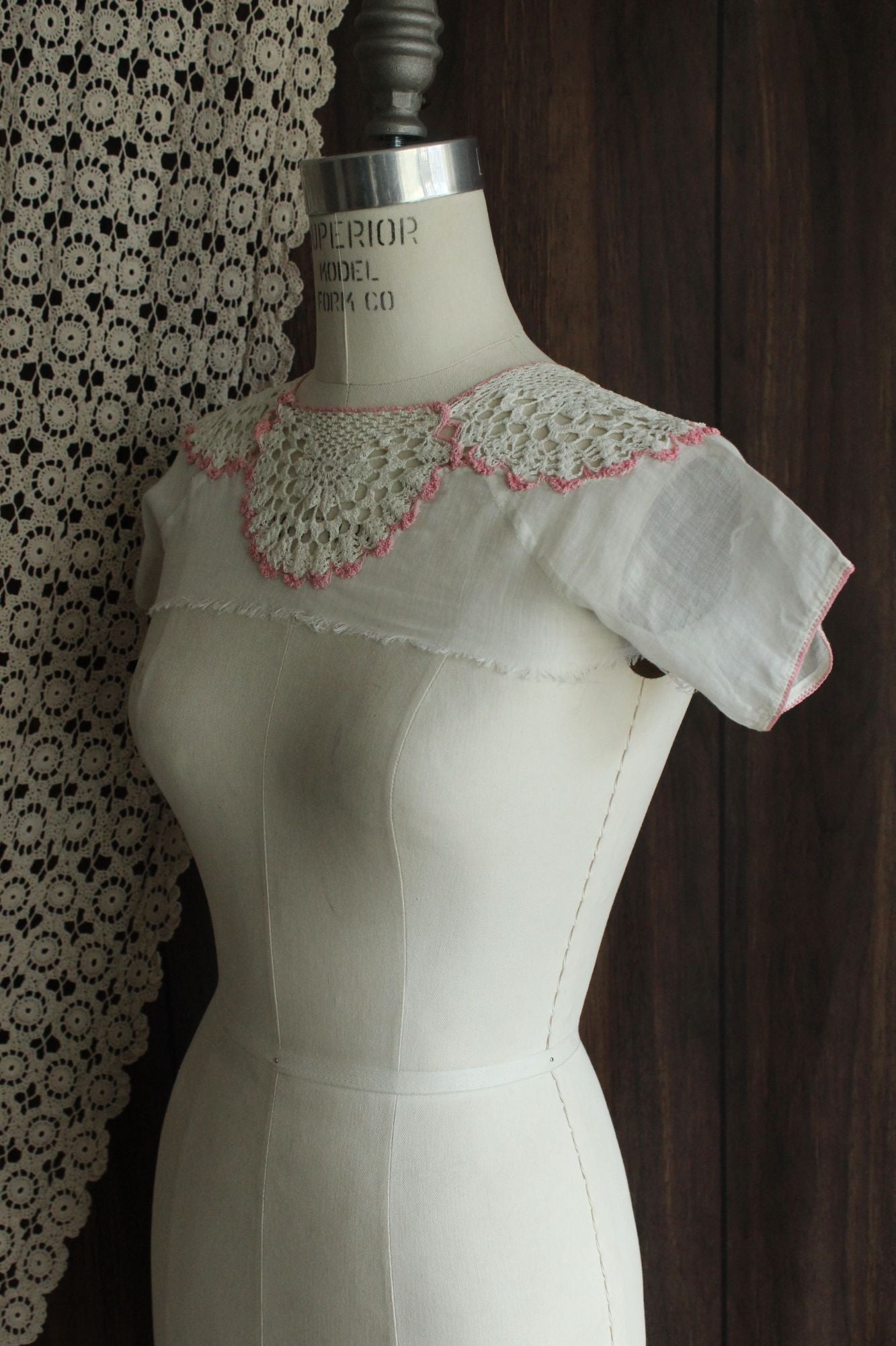 Vintage Edwardian White Crochet Lace Applique With Pink Trim