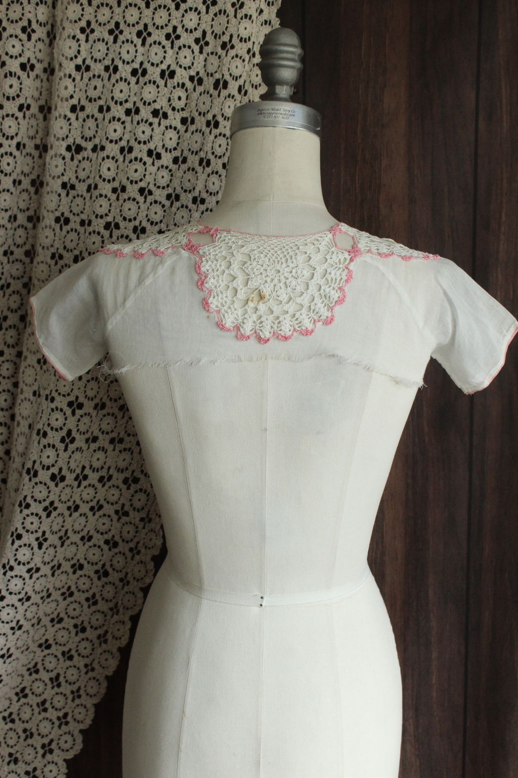 Vintage Edwardian White Crochet Lace Applique With Pink Trim