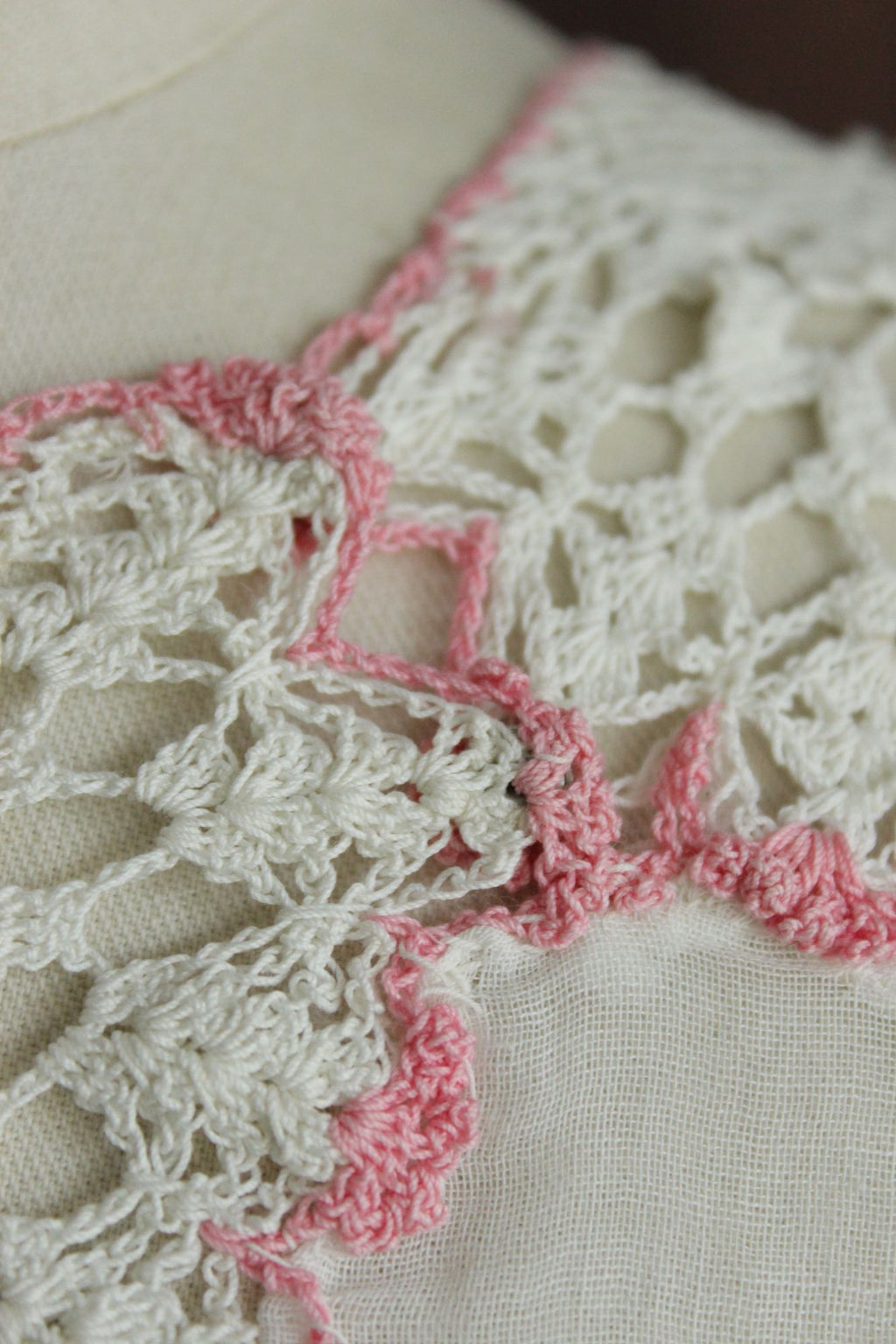 Vintage Edwardian White Crochet Lace Applique With Pink Trim