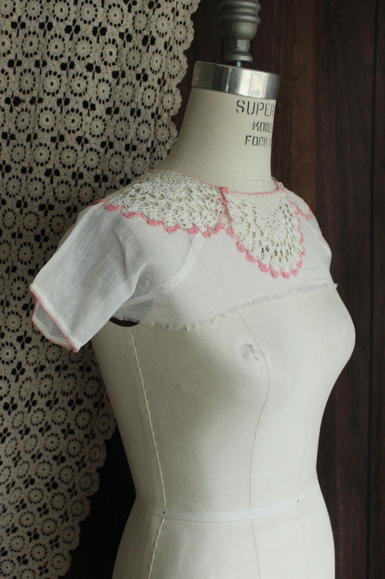 Vintage Edwardian White Crochet Lace Applique With Pink Trim