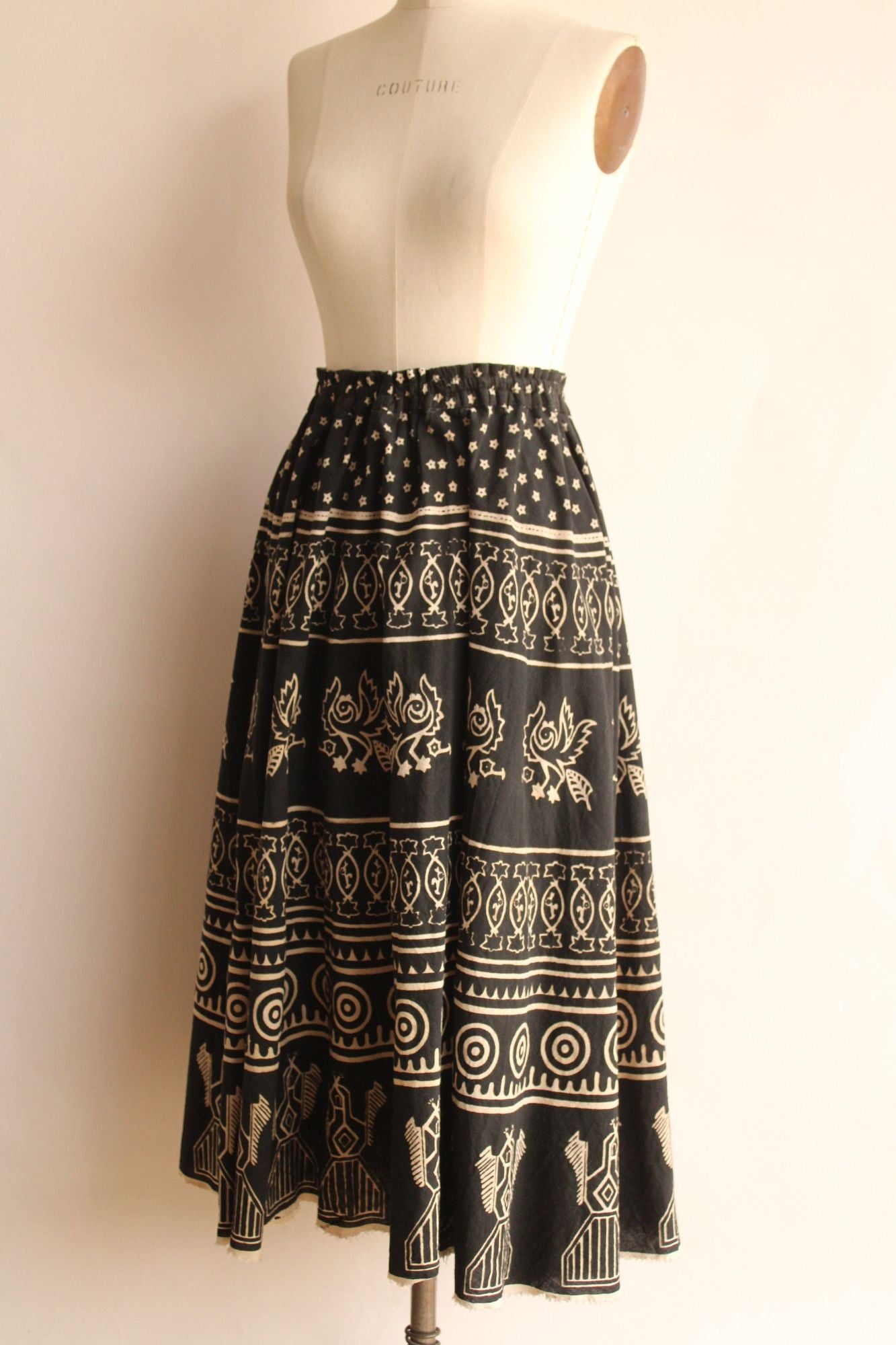 Vintage 1990s Volup Size Black and Tan Full Circle Skirt