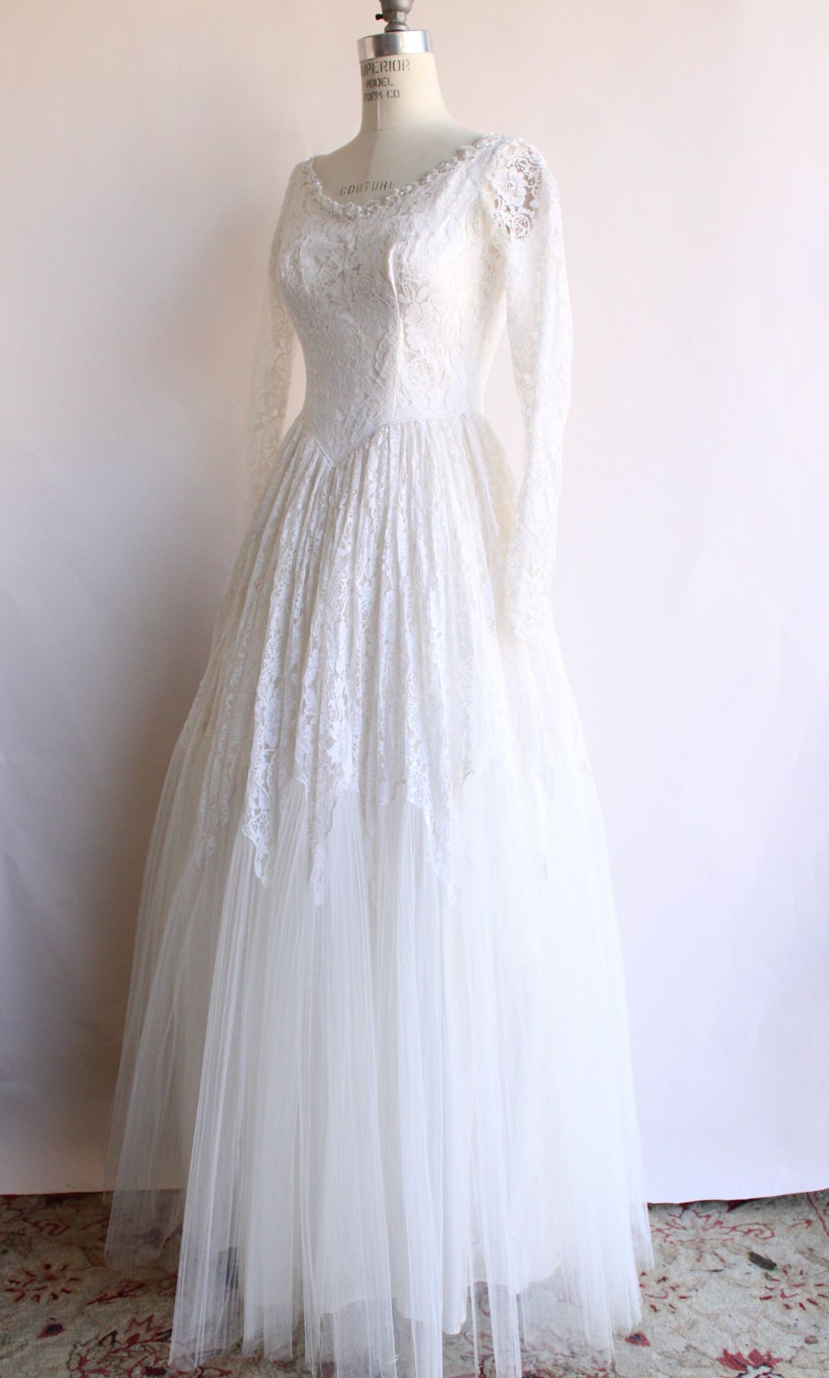 Vintage 1950s Winter White Lace and Tulle Wedding Dress