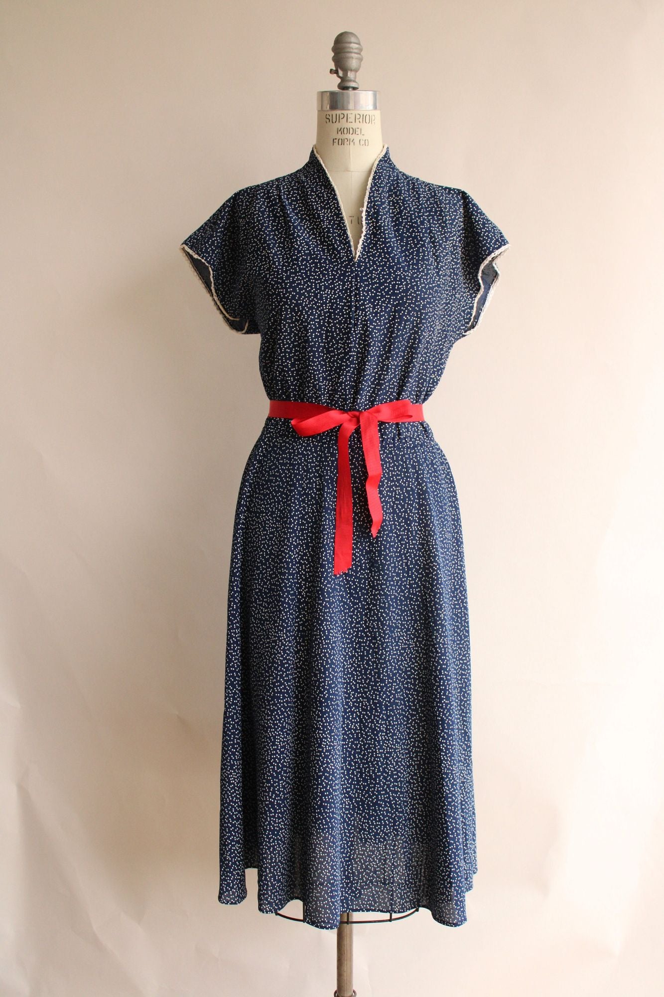 Vintage 1970s 1980s Dress with Belt, Volup size in Blue and White