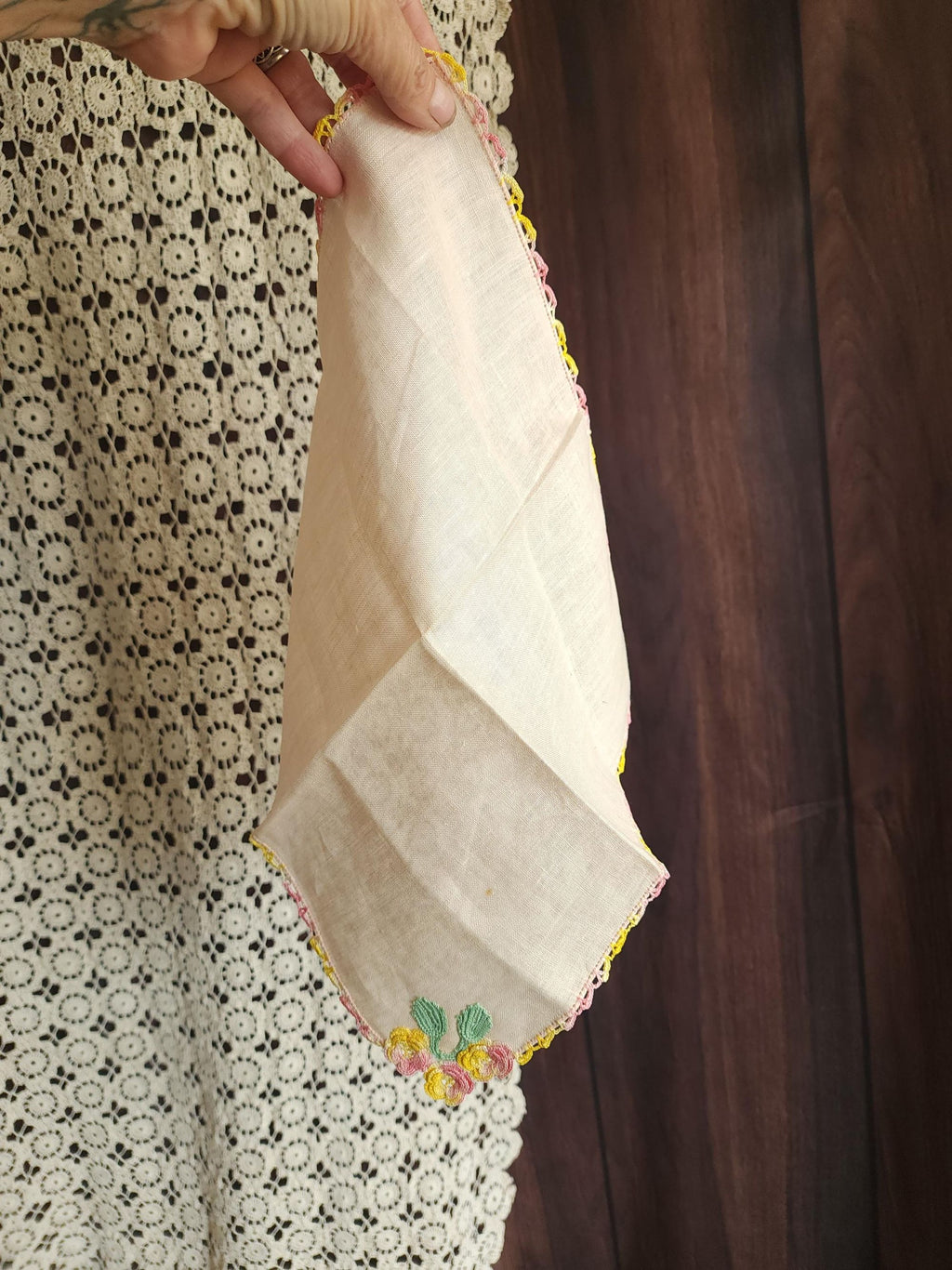 Vintage 1950s NWT Pink Linen Handkerchief with Crochet Yellow Pansy Flowers