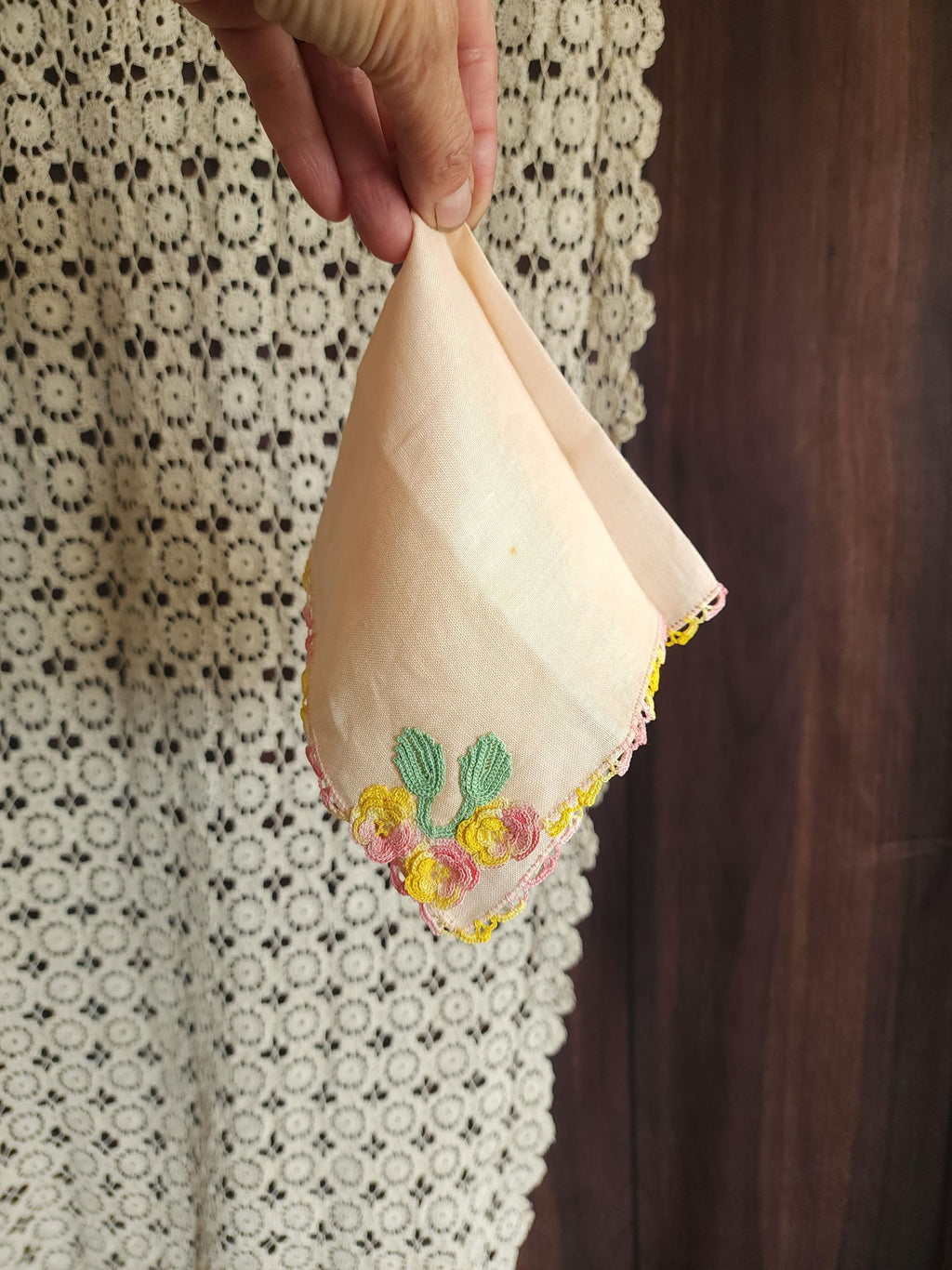 Vintage 1950s NWT Pink Linen Handkerchief with Crochet Yellow Pansy Flowers
