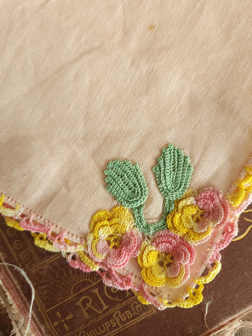 Vintage 1950s NWT Pink Linen Handkerchief with Crochet Yellow Pansy Flowers