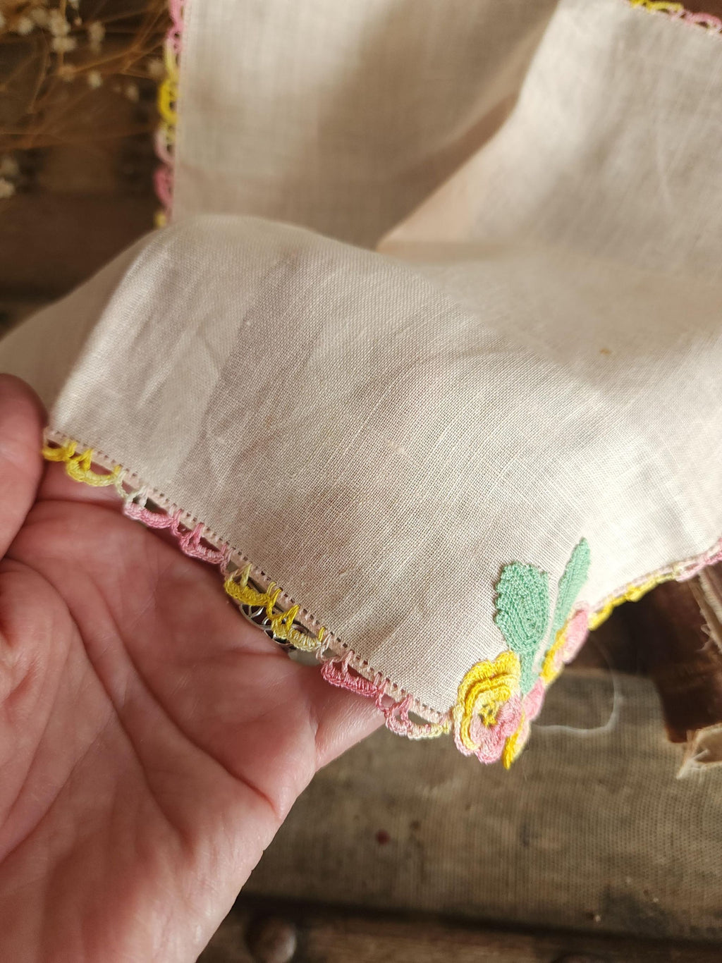 Vintage 1950s NWT Pink Linen Handkerchief with Crochet Yellow Pansy Flowers
