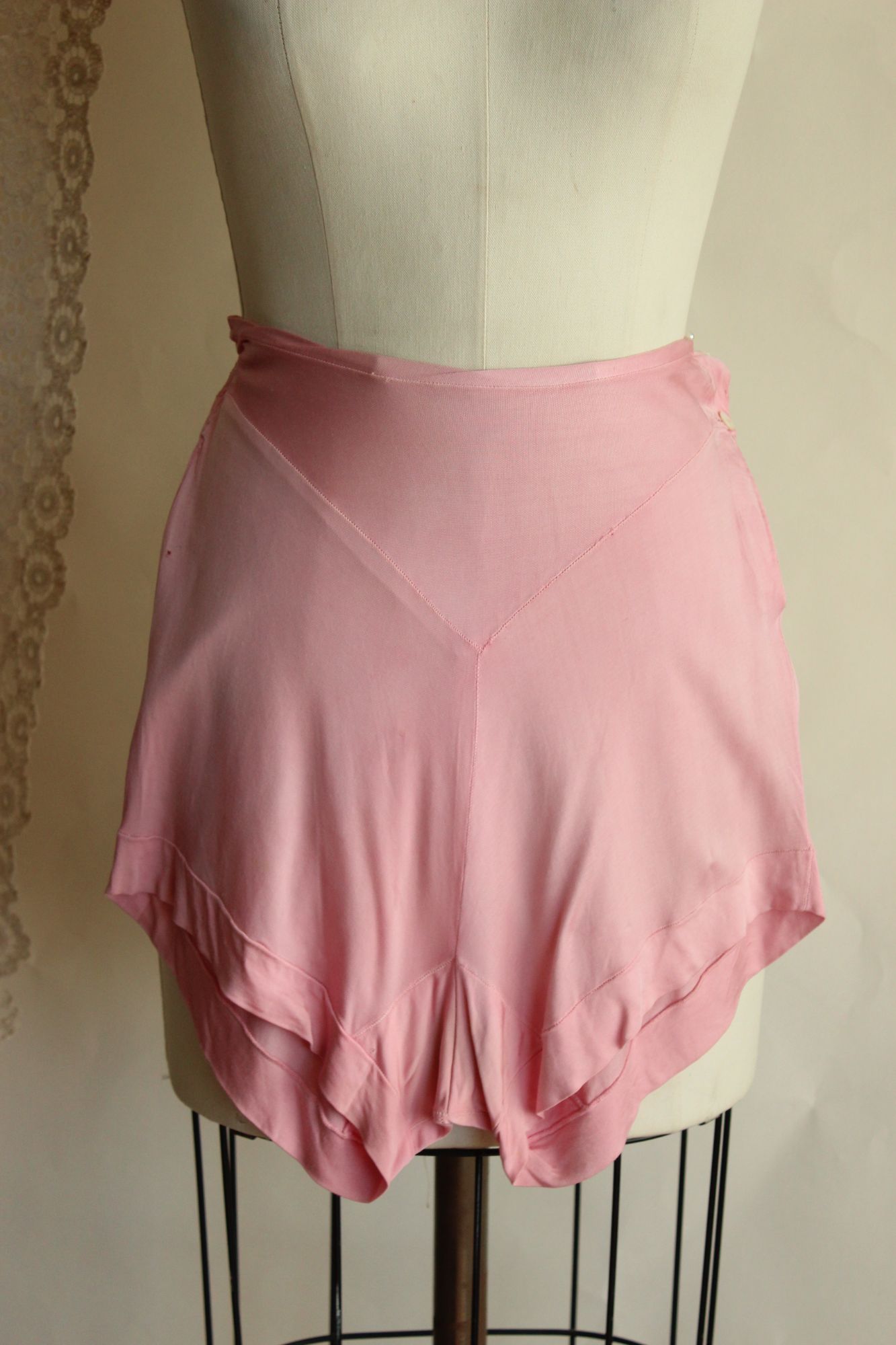 Vintage 1940s Pink Highwaisted Tap Pant