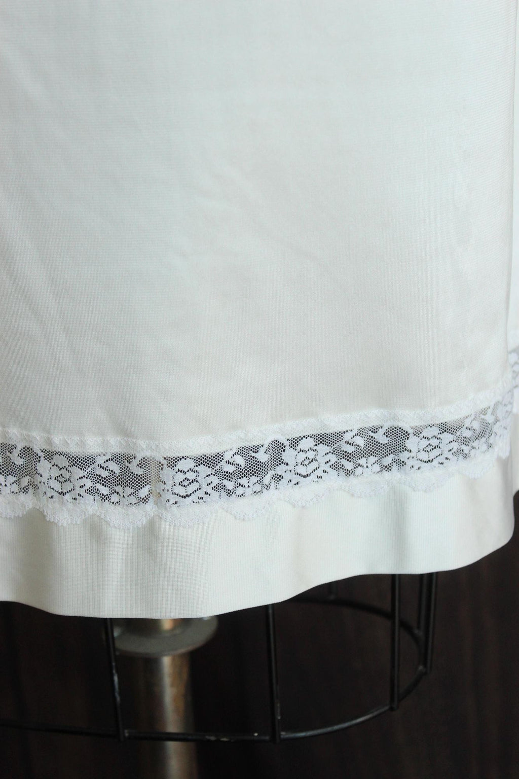 Vintage 1950s 1960s Volup Full Slip with Lace Trim