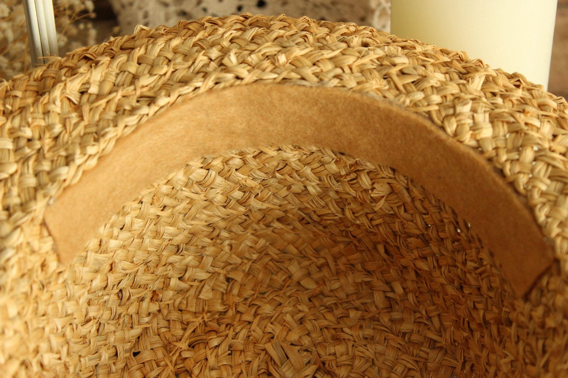 Vintage 1980s Jeanne Simmons Straw Wide Brimmed Sun hat with Silk Flowers