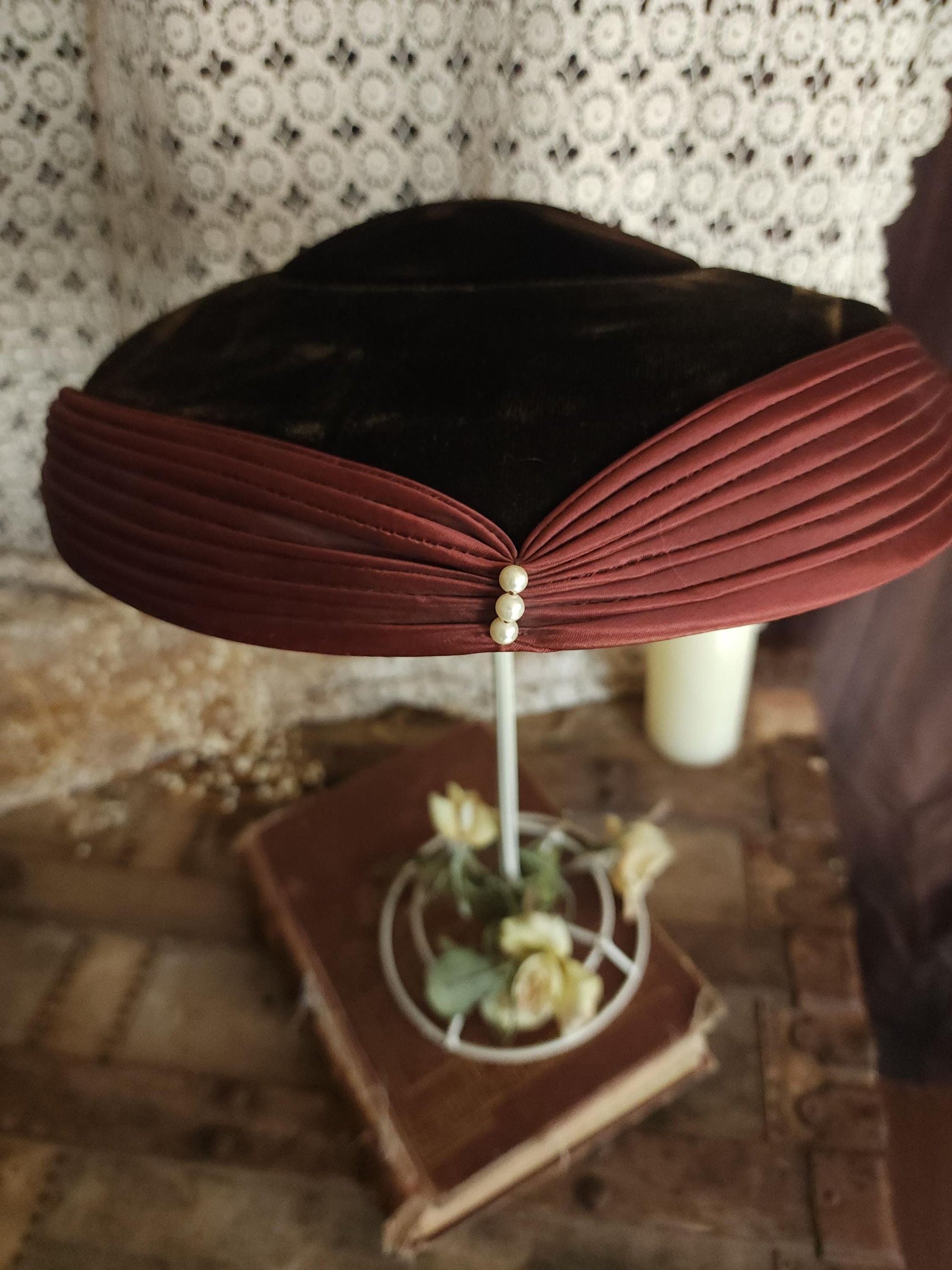 Vintage 1940s Brown Velvet Mushroom Tilt Hat With Faux Pearl Trim