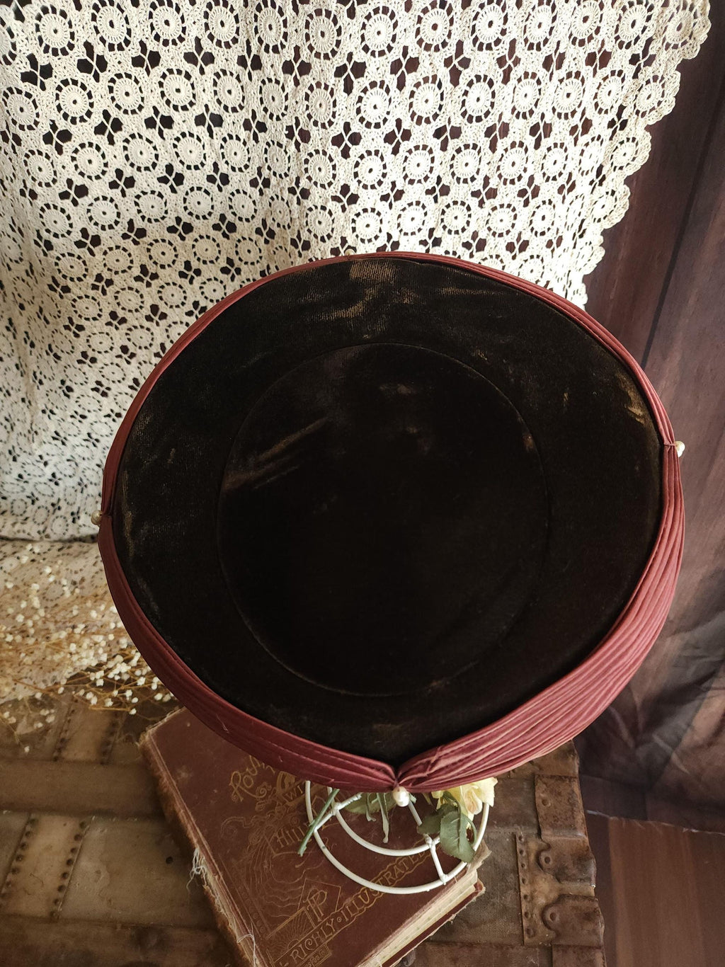 Vintage 1940s Brown Velvet Mushroom Tilt Hat With Faux Pearl Trim