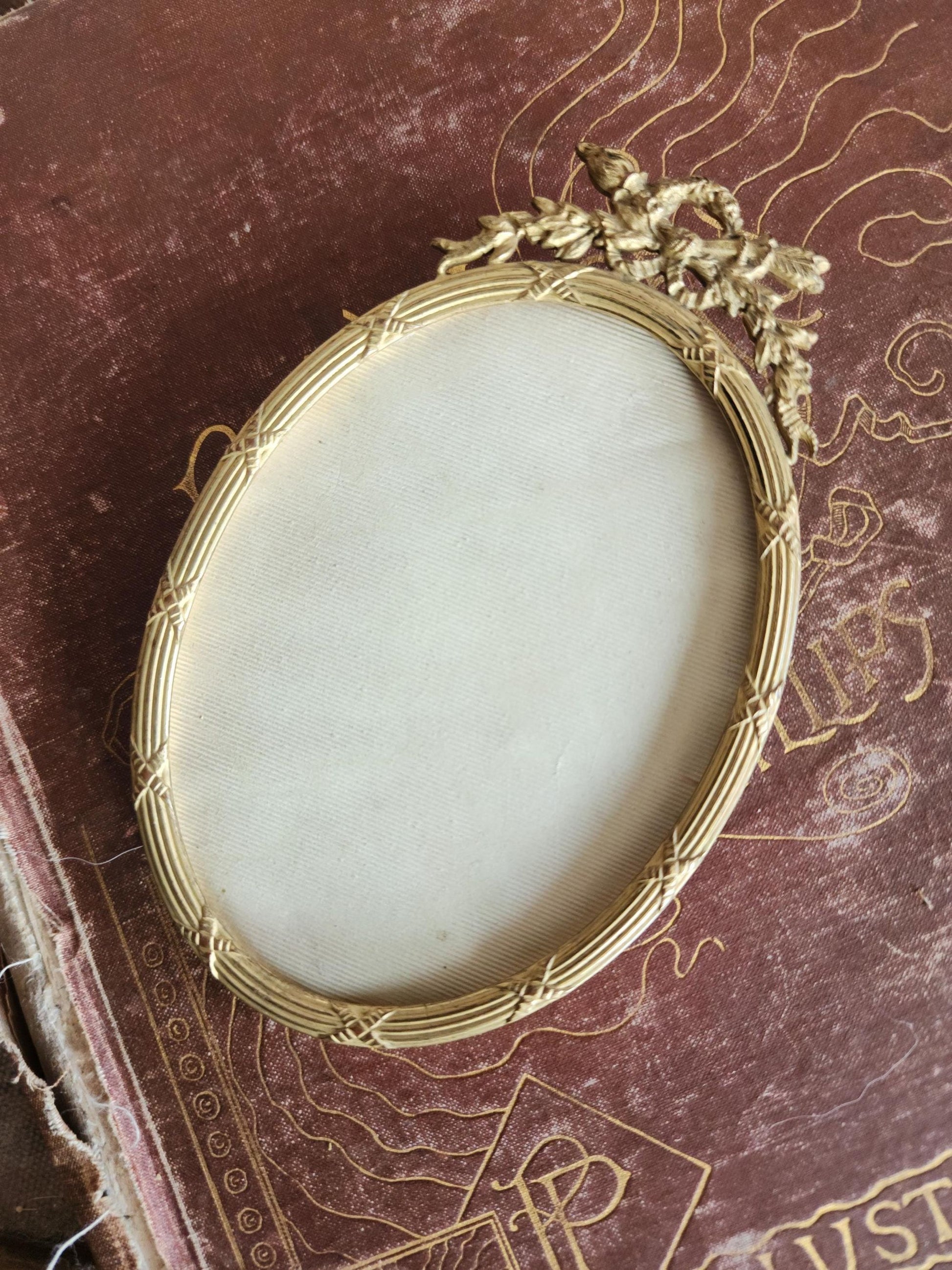 Vintage 1960s Ornate Baroque Gold Frame