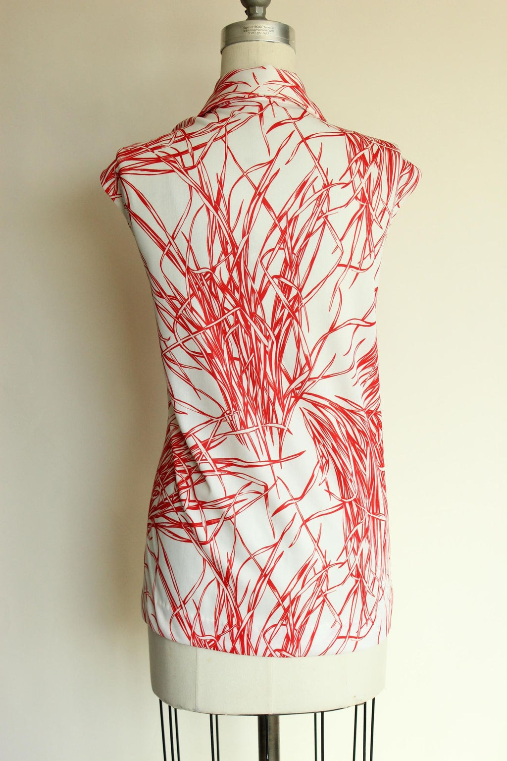 Vintage 1970s Red and White Dagger Collar Top