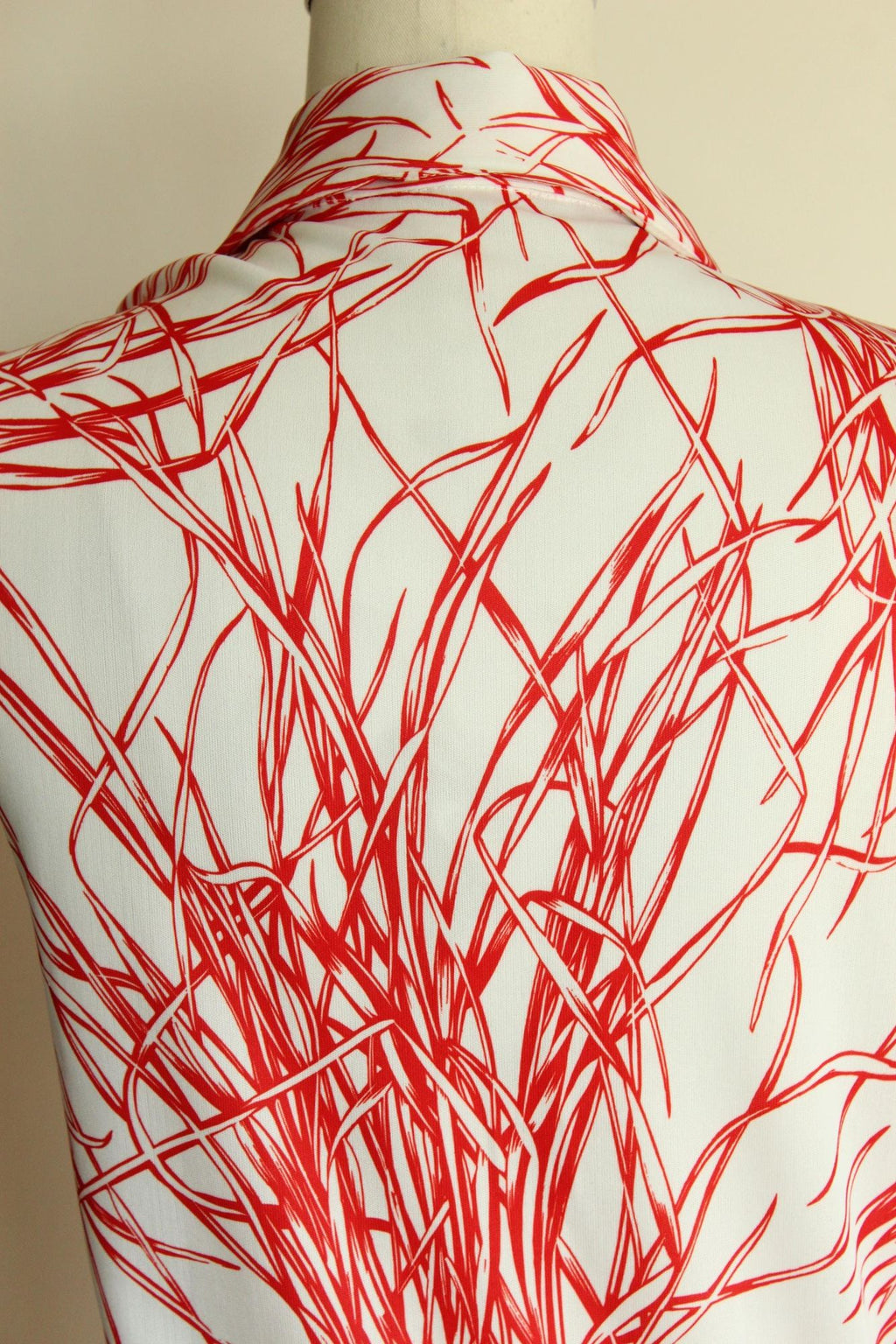 Vintage 1970s Red and White Dagger Collar Top