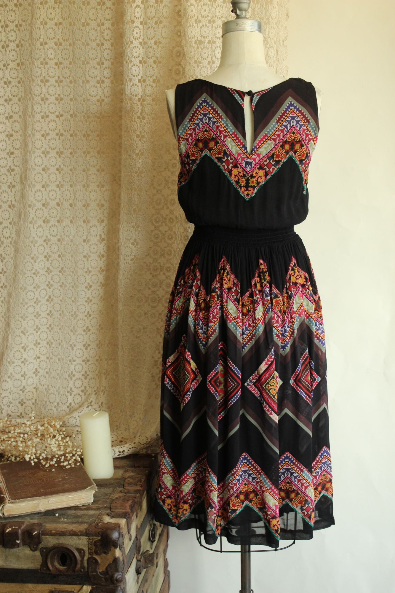 Tanvi Kedia Womens Dress, Size 6, Keyhole Back, Boho Folk Style Embroidery