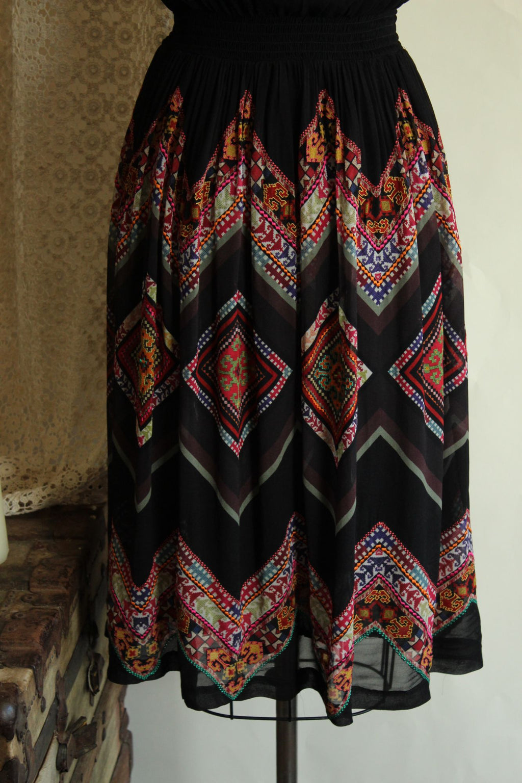 Tanvi Kedia Womens Dress, Size 6, Keyhole Back, Boho Folk Style Embroidery
