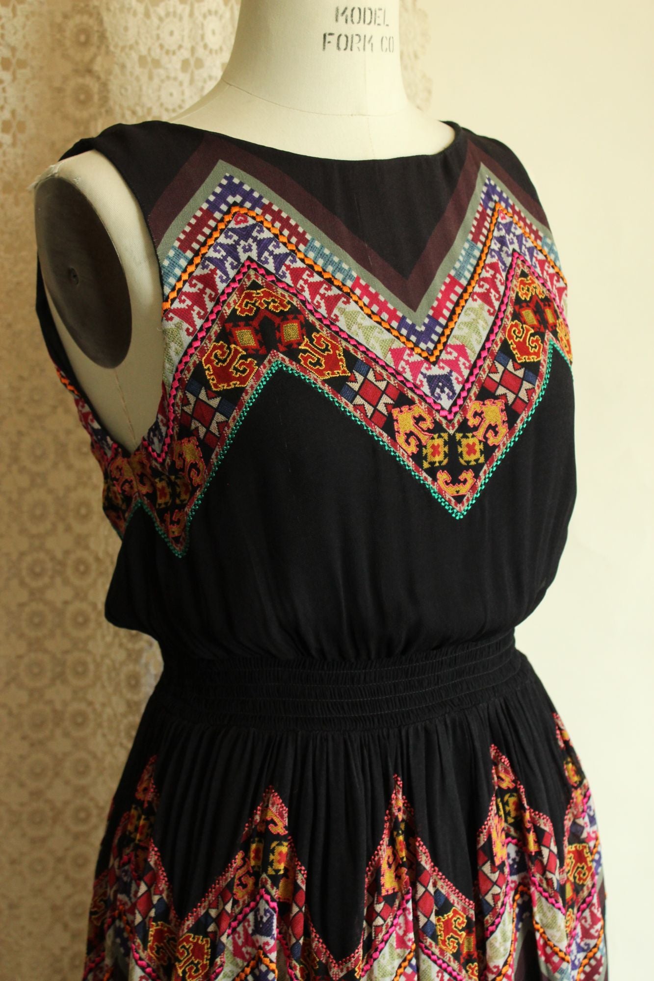 Tanvi Kedia Womens Dress, Size 6, Keyhole Back, Boho Folk Style Embroidery