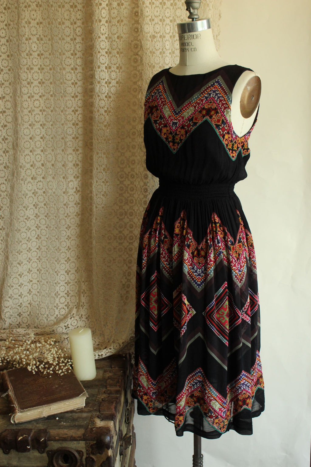 Tanvi Kedia Womens Dress, Size 6, Keyhole Back, Boho Folk Style Embroidery