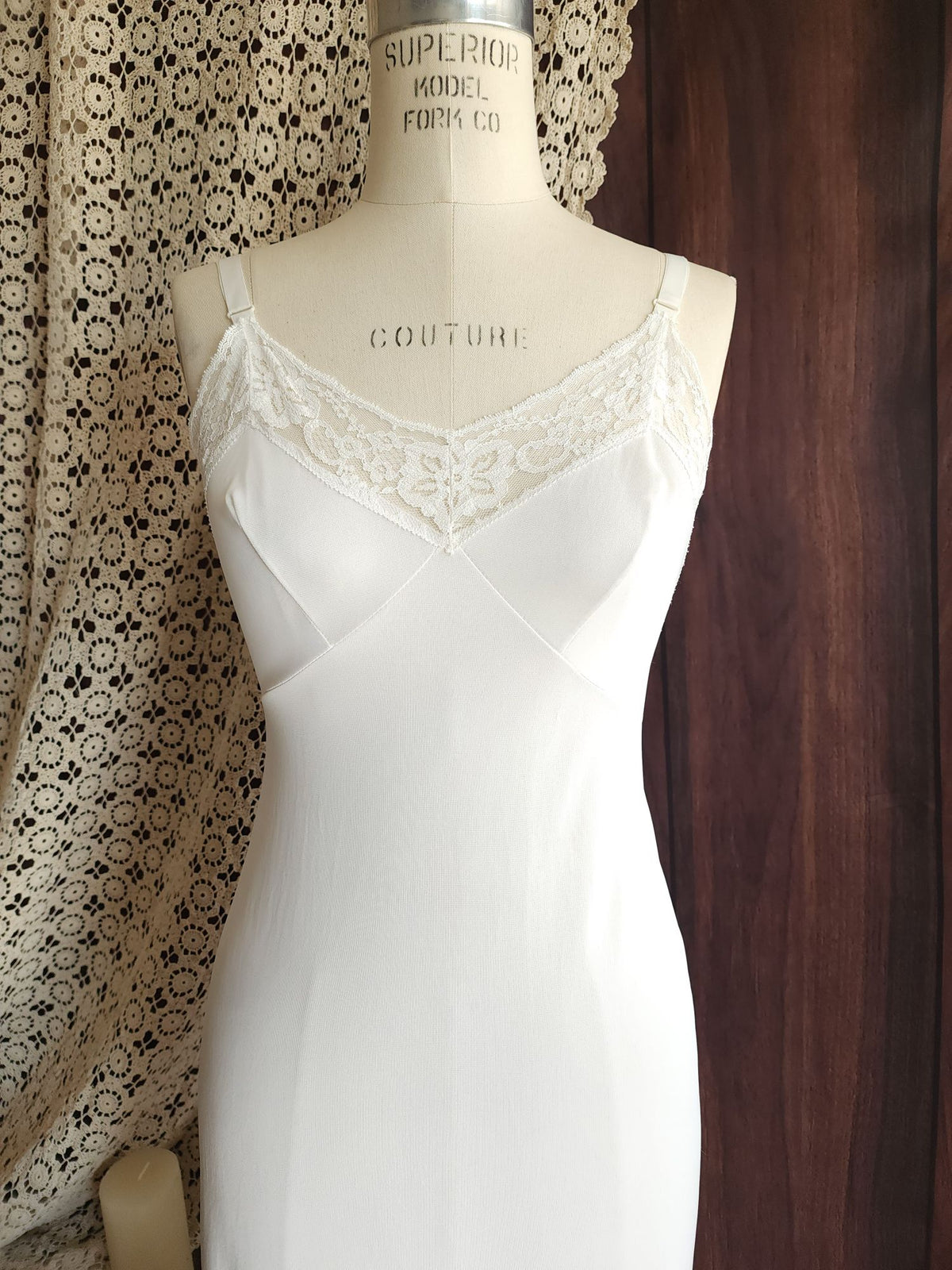 Vintage 1970s Montgomery Ward Ankle Length White Slip