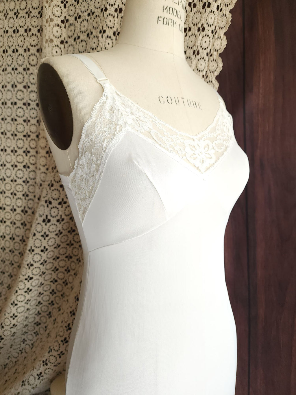 Vintage 1970s Montgomery Ward Ankle Length White Slip