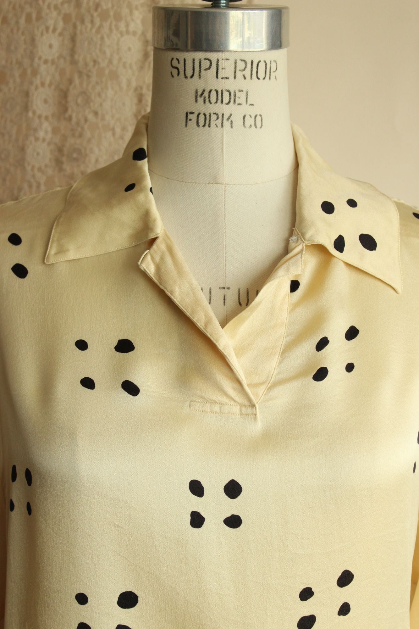 Vintage 1980s Perry Ellis Main Line Yellow and Black Silk Tunic