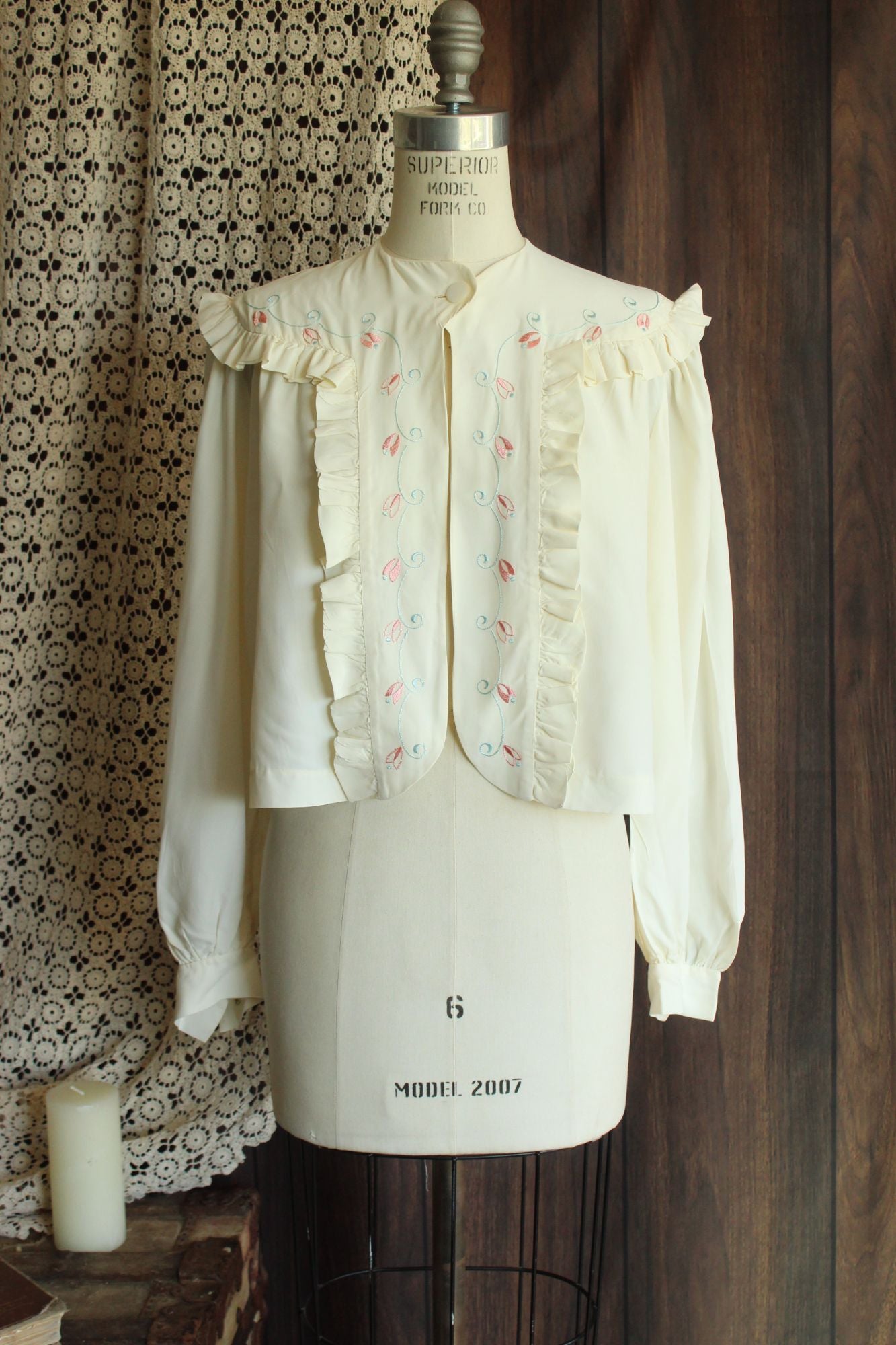 Vintage 1940s Winter White Rayon Bed Jacket