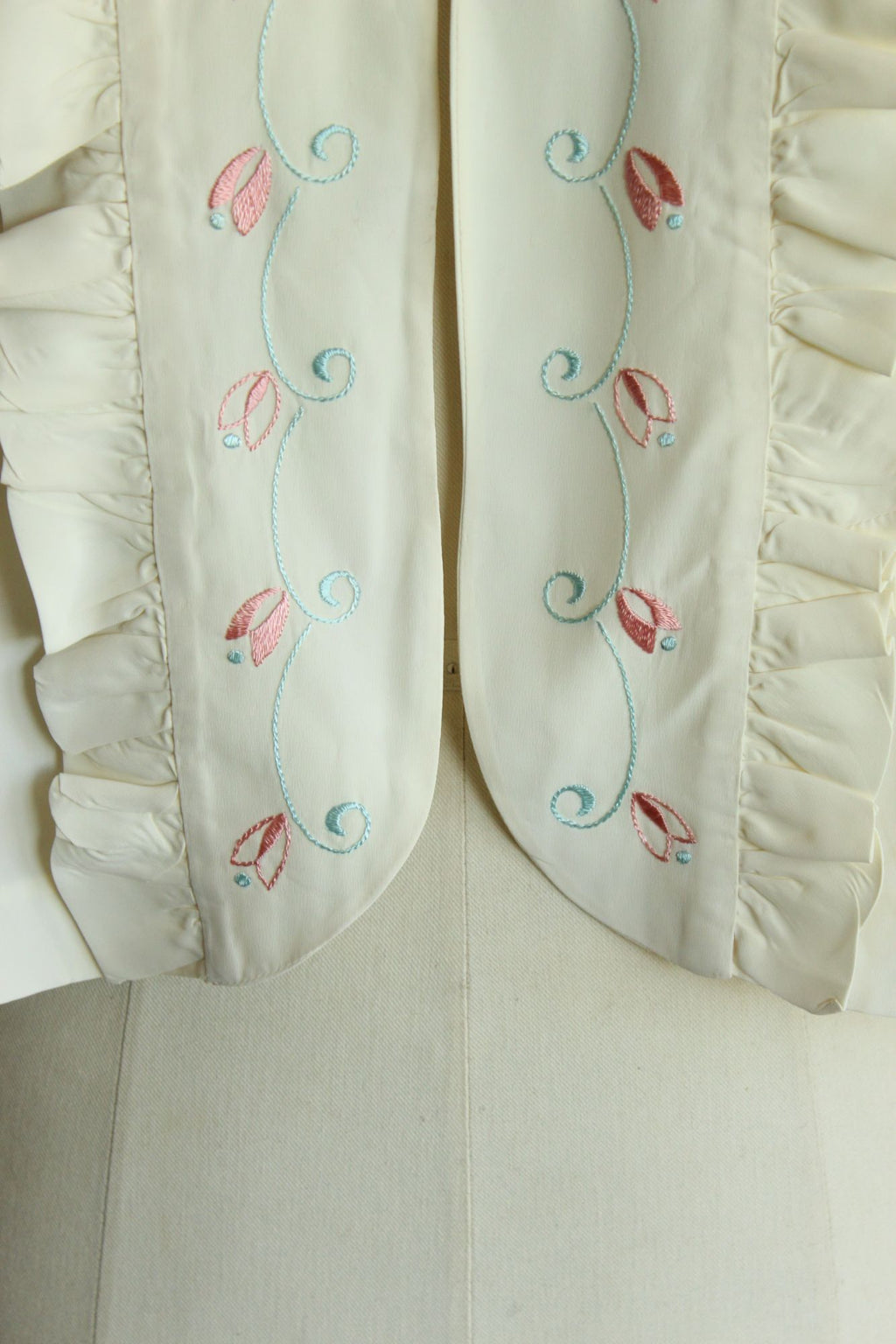 Vintage 1940s Winter White Rayon Bed Jacket
