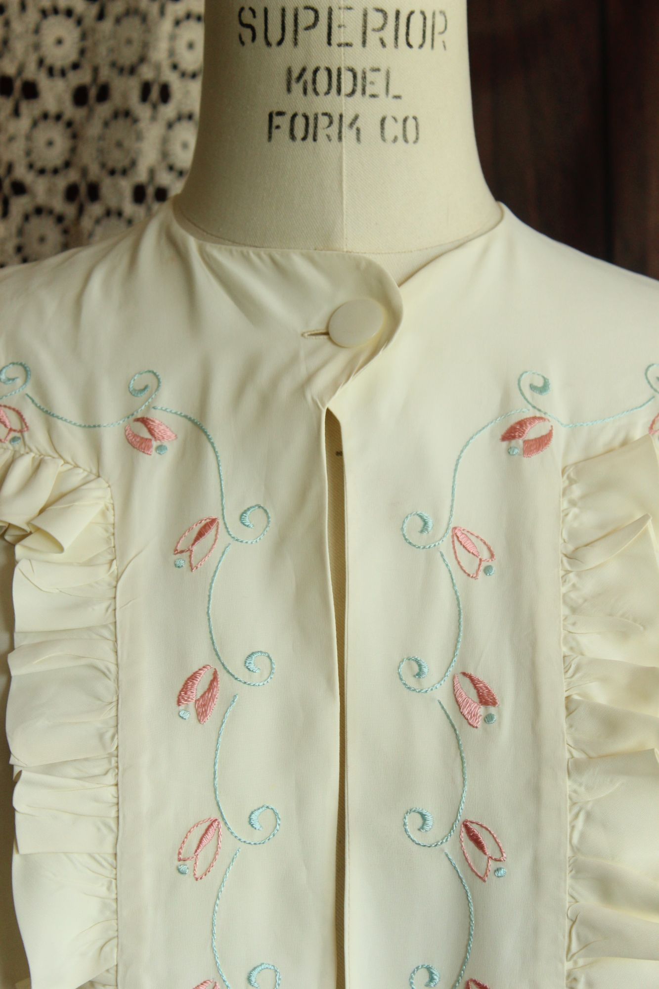Vintage 1940s Winter White Rayon Bed Jacket