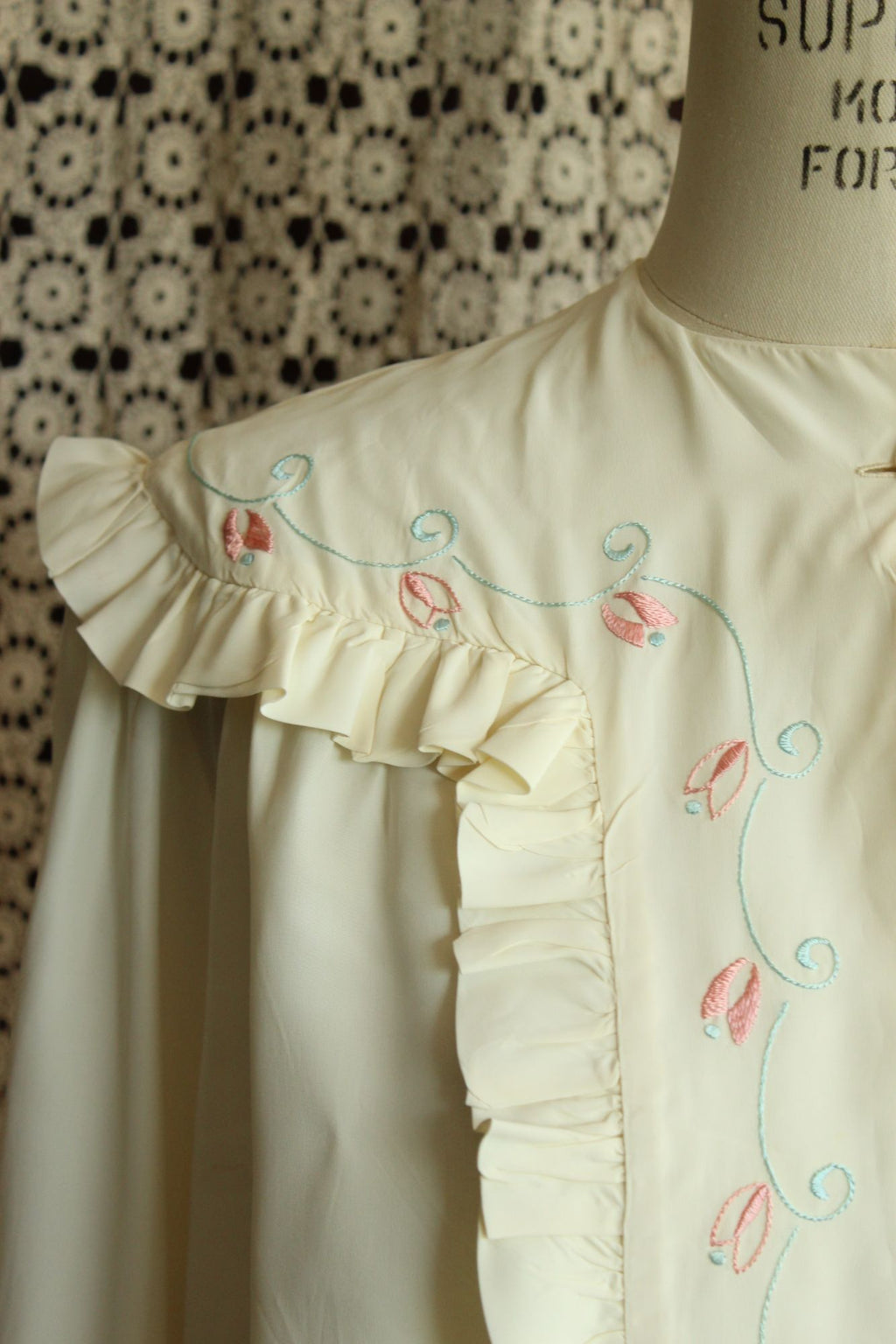 Vintage 1940s Winter White Rayon Bed Jacket