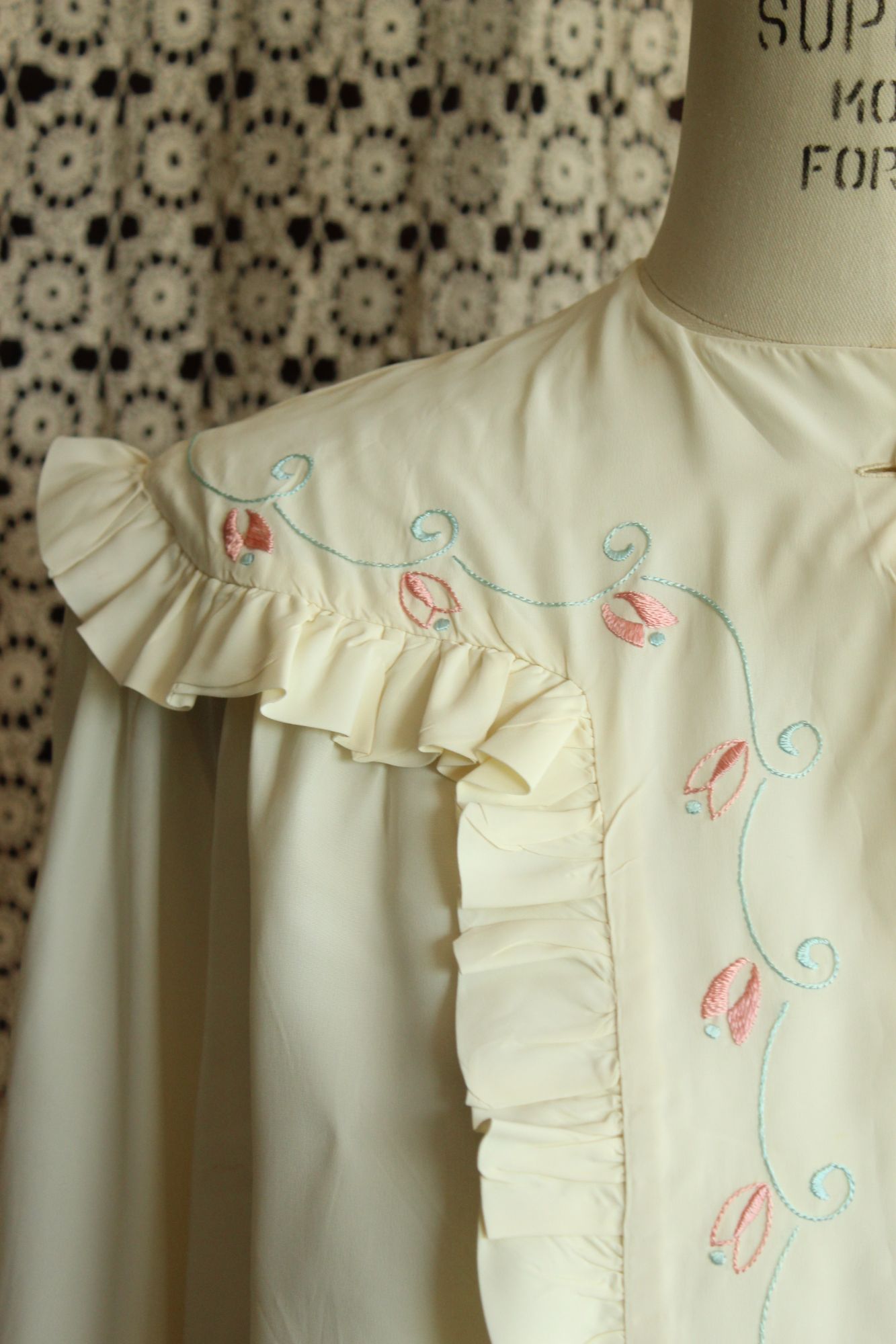 Vintage 1940s Winter White Rayon Bed Jacket