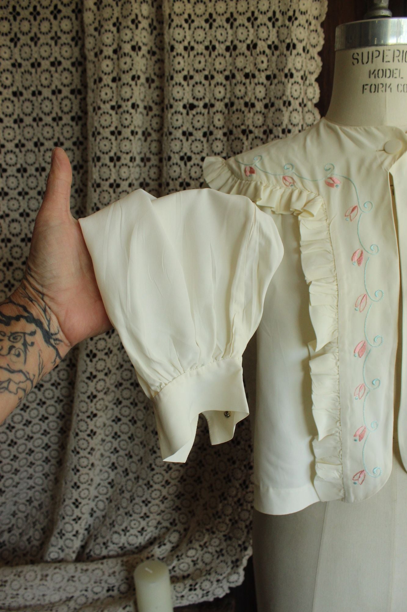 Vintage 1940s Winter White Rayon Bed Jacket