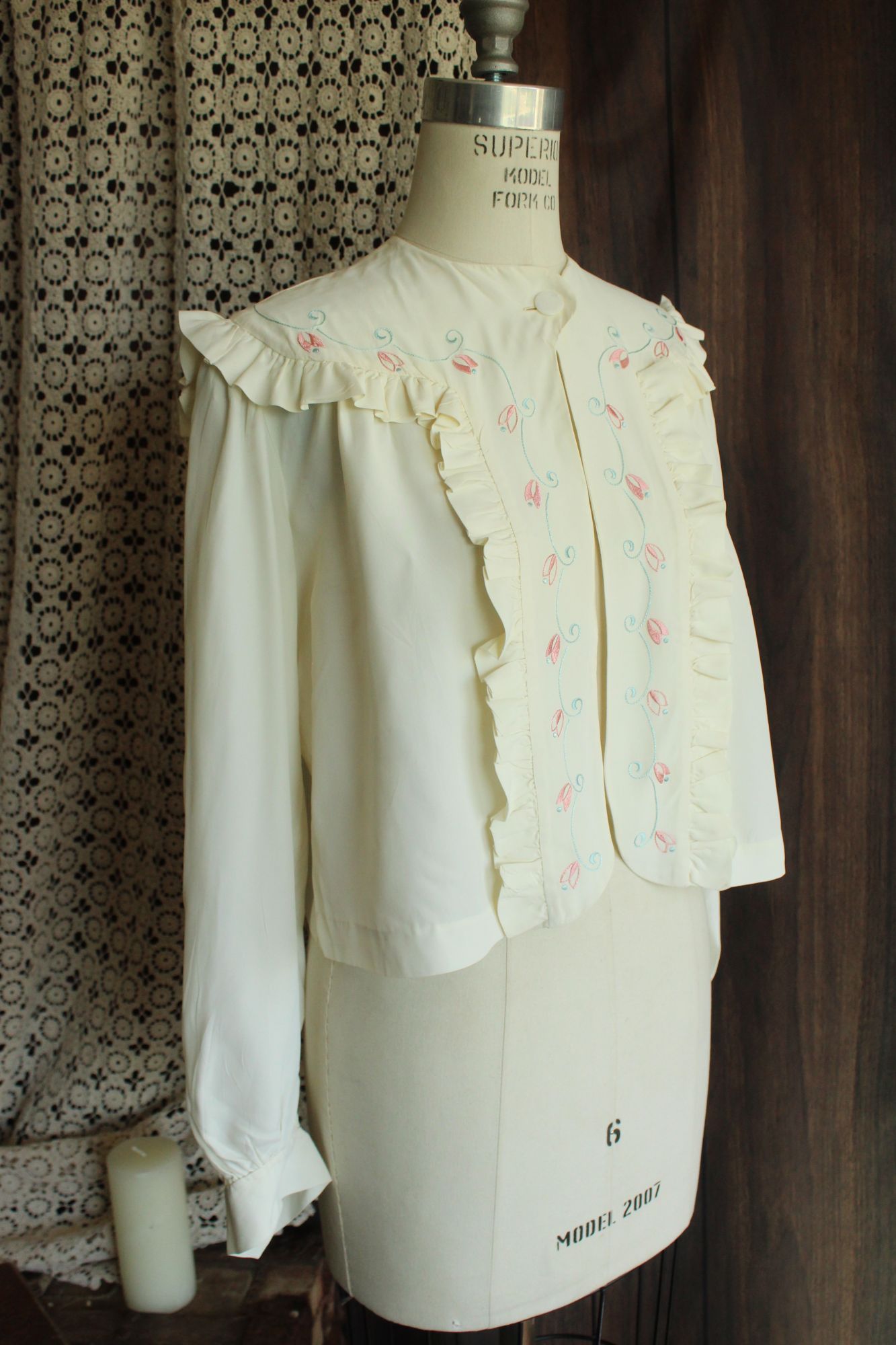 Vintage 1940s Winter White Rayon Bed Jacket