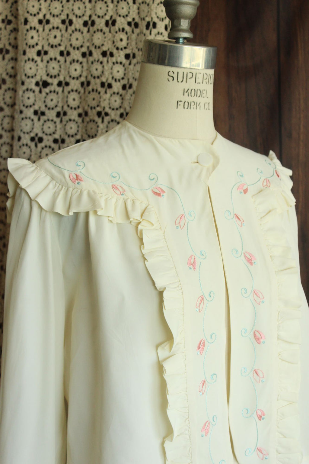 Vintage 1940s Winter White Rayon Bed Jacket