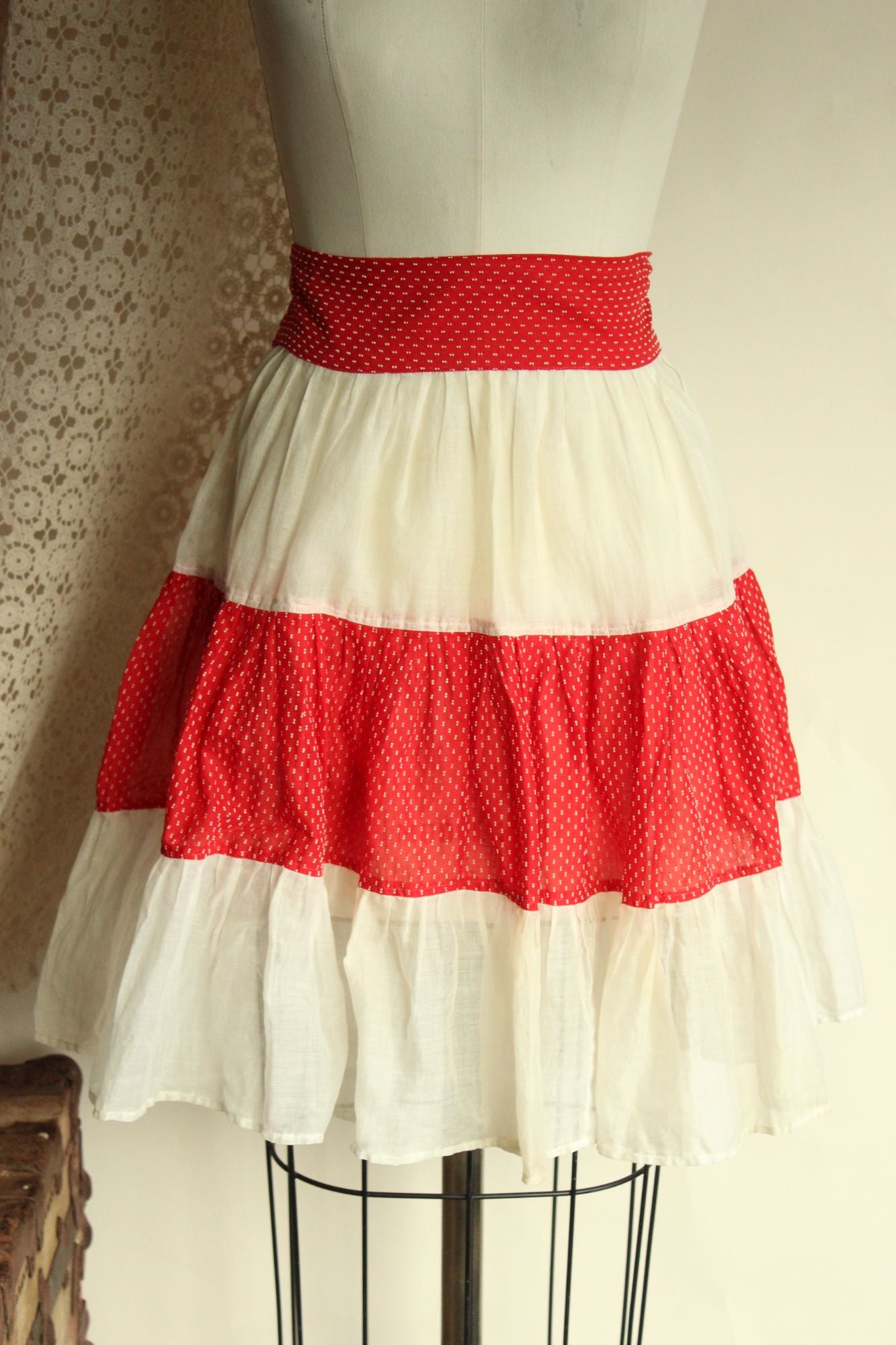Vintage 1950s White Cotton Organdy Half Apron with Red and White Trim