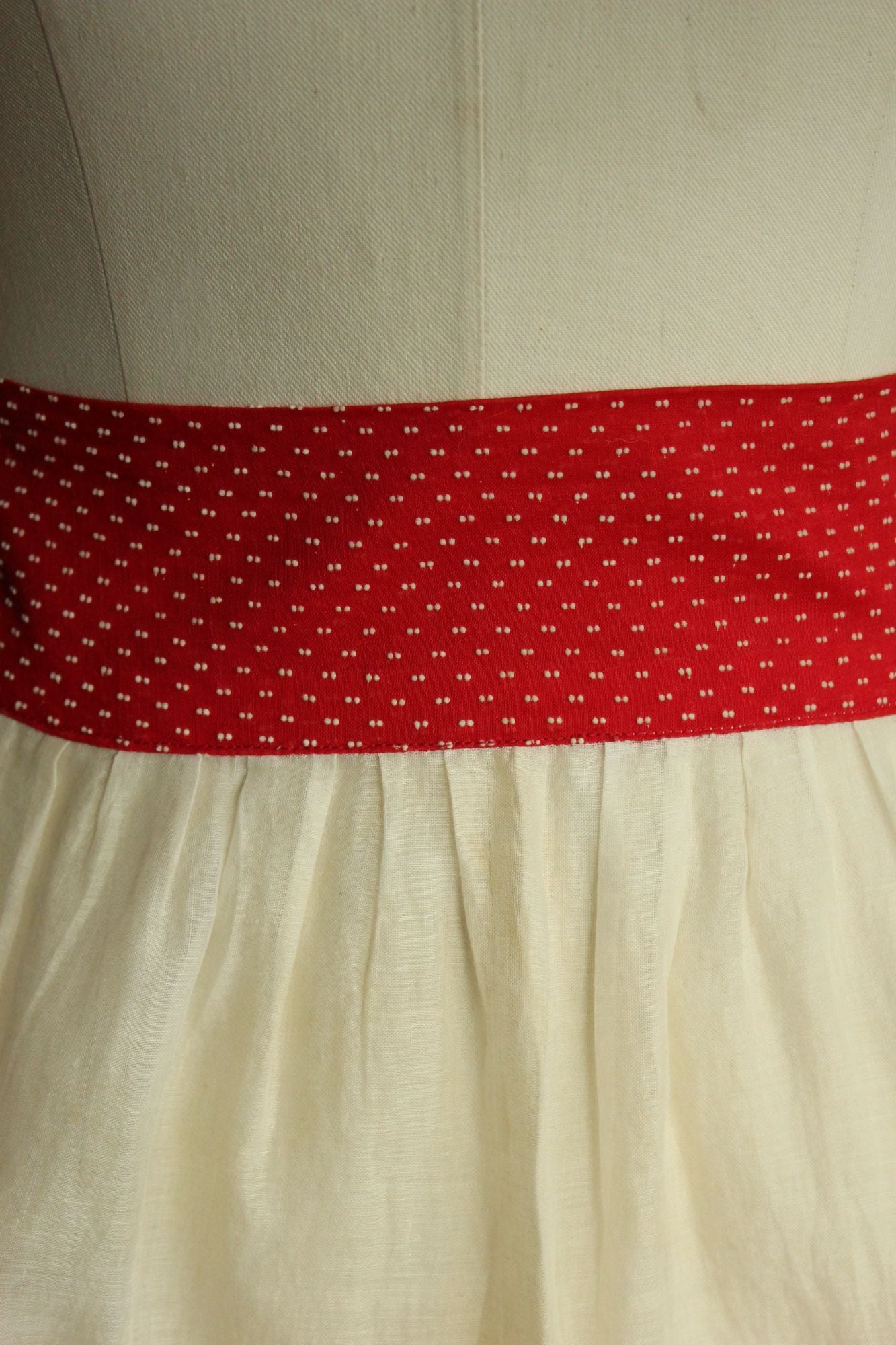 Vintage 1950s White Cotton Organdy Half Apron with Red and White Trim