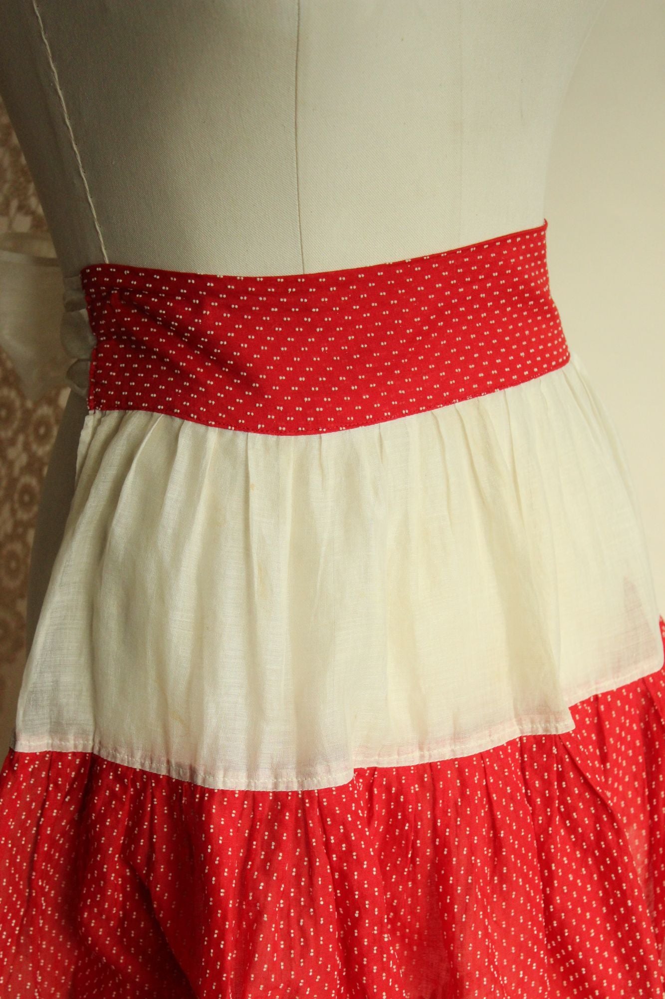 Vintage 1950s White Cotton Organdy Half Apron with Red and White Trim