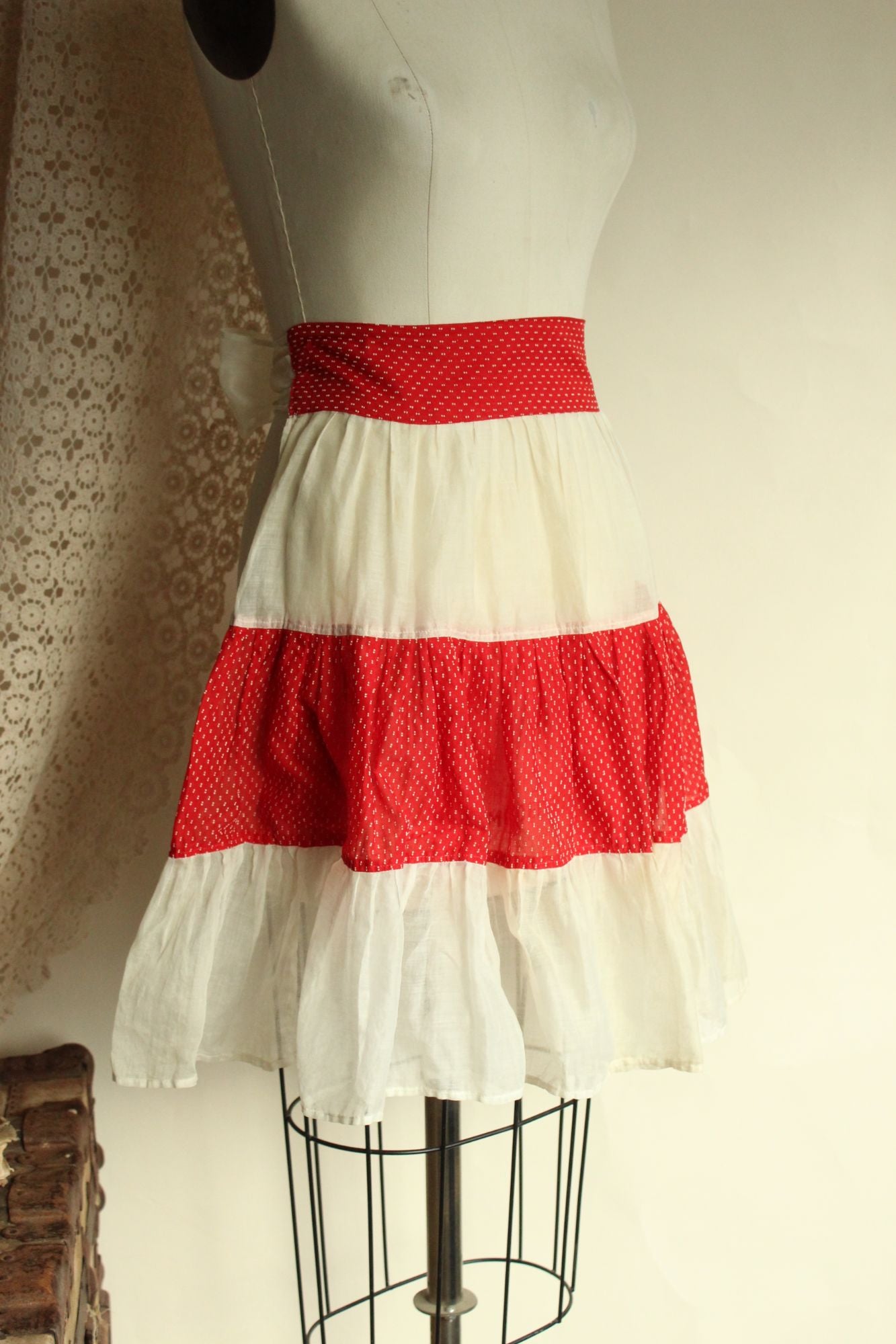 Vintage 1950s White Cotton Organdy Half Apron with Red and White Trim
