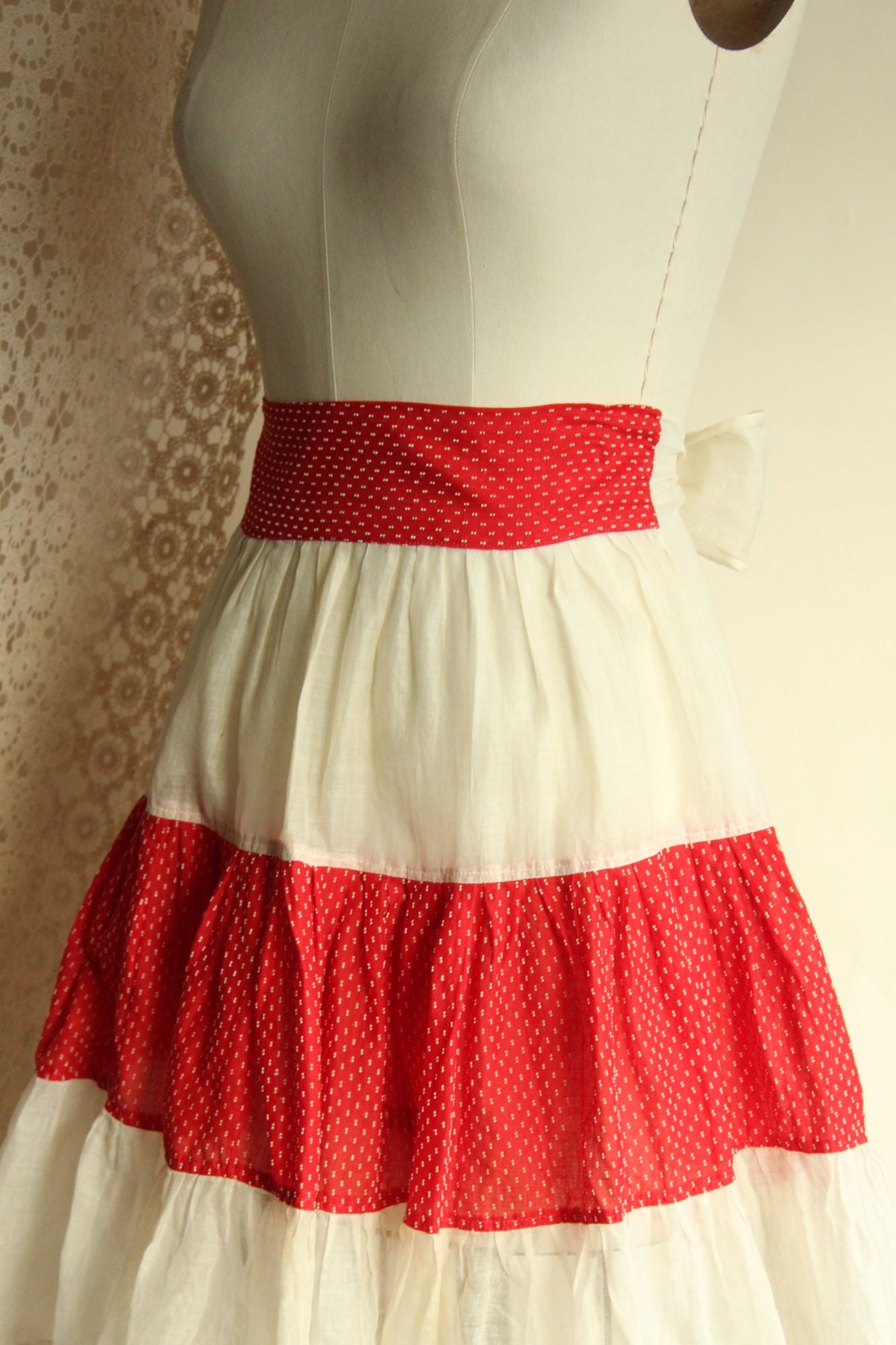 Vintage 1950s White Cotton Organdy Half Apron with Red and White Trim