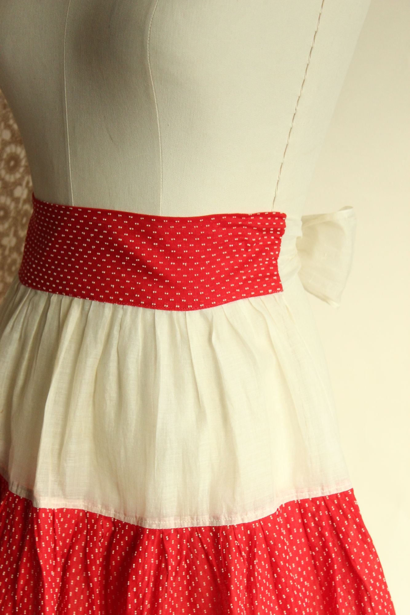 Vintage 1950s White Cotton Organdy Half Apron with Red and White Trim