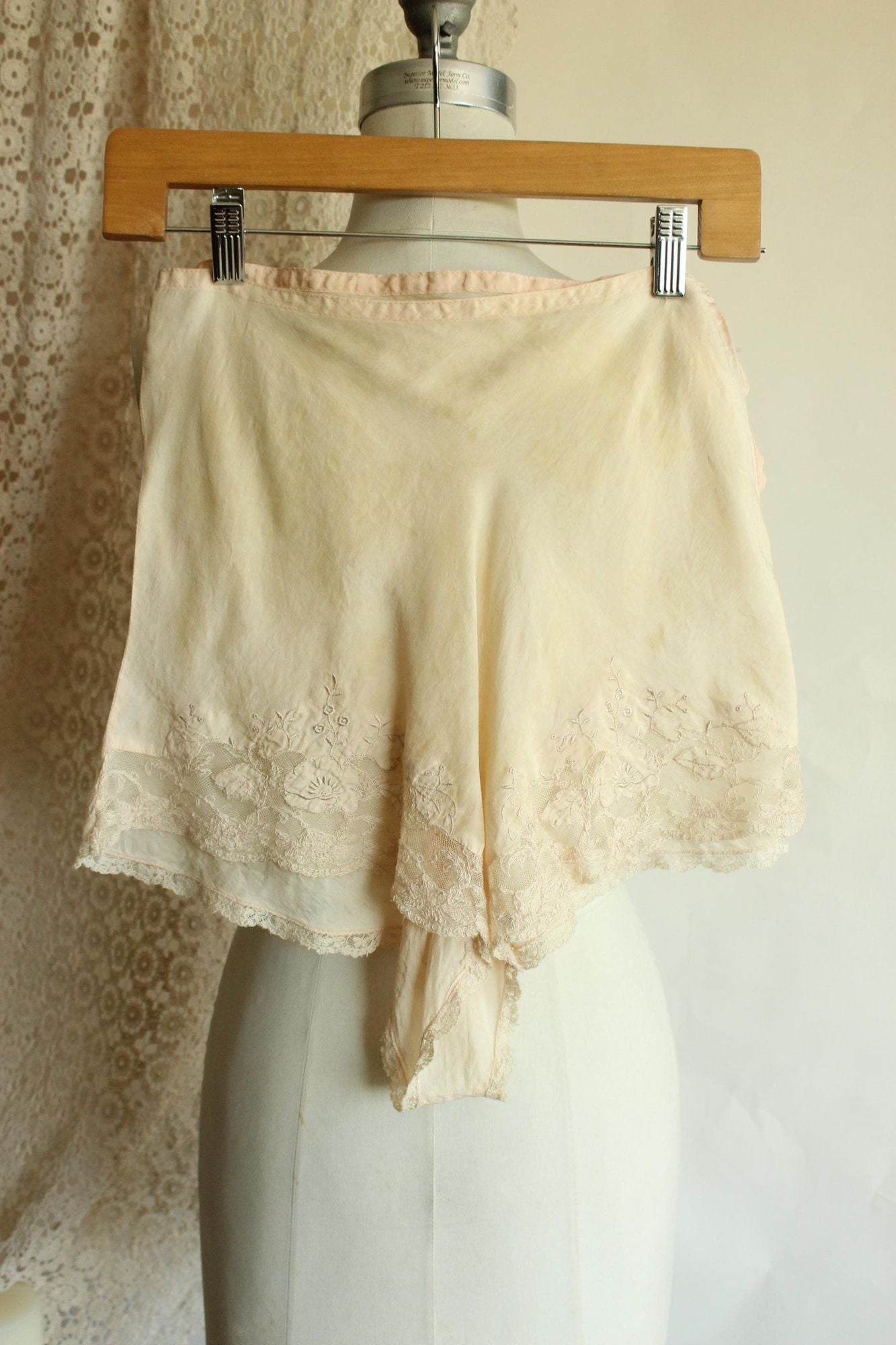 Vintage 1930s 1940s Tap Pant in Blush Ivory Silk