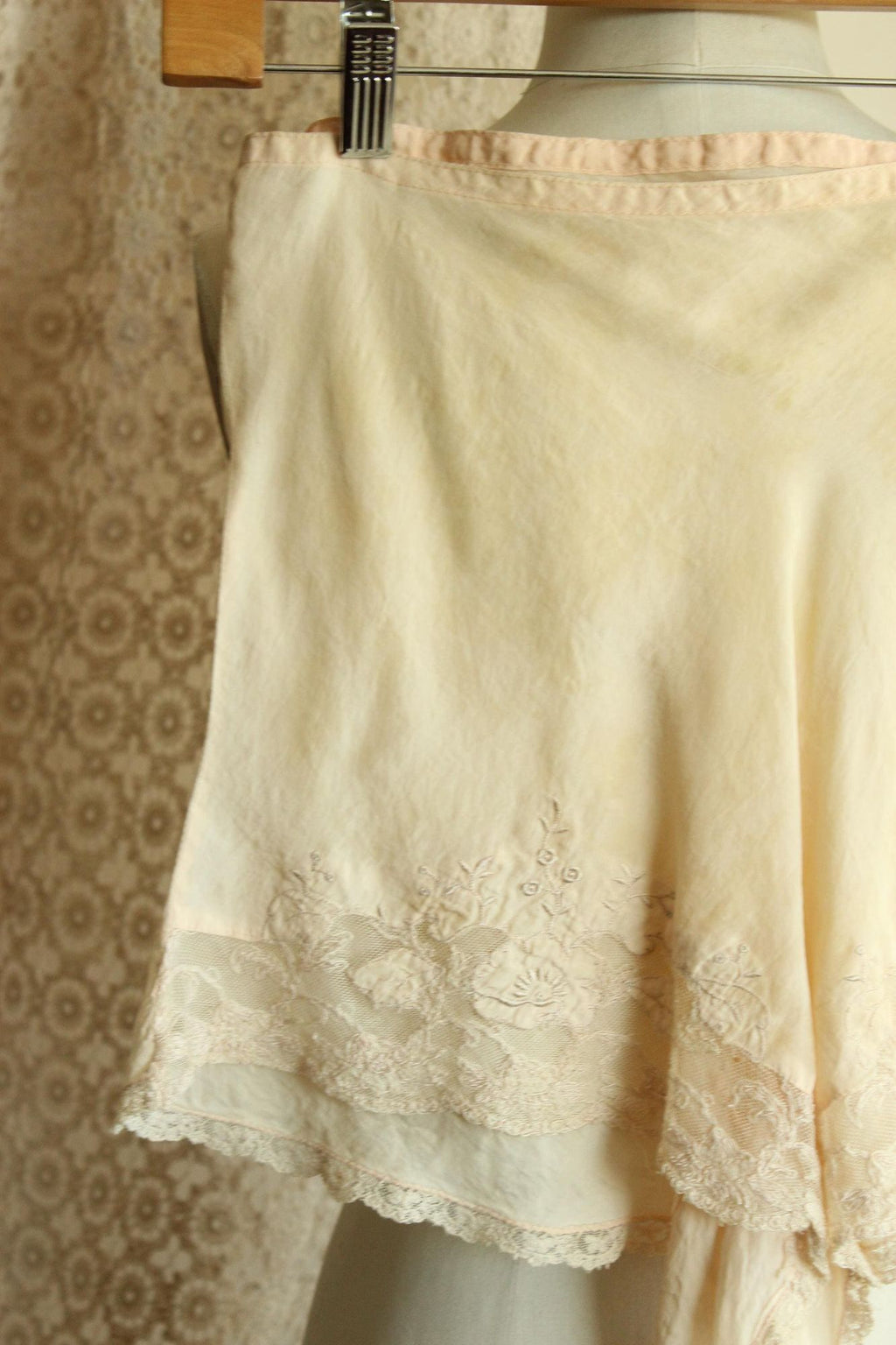 Vintage 1930s 1940s Tap Pant in Blush Ivory Silk